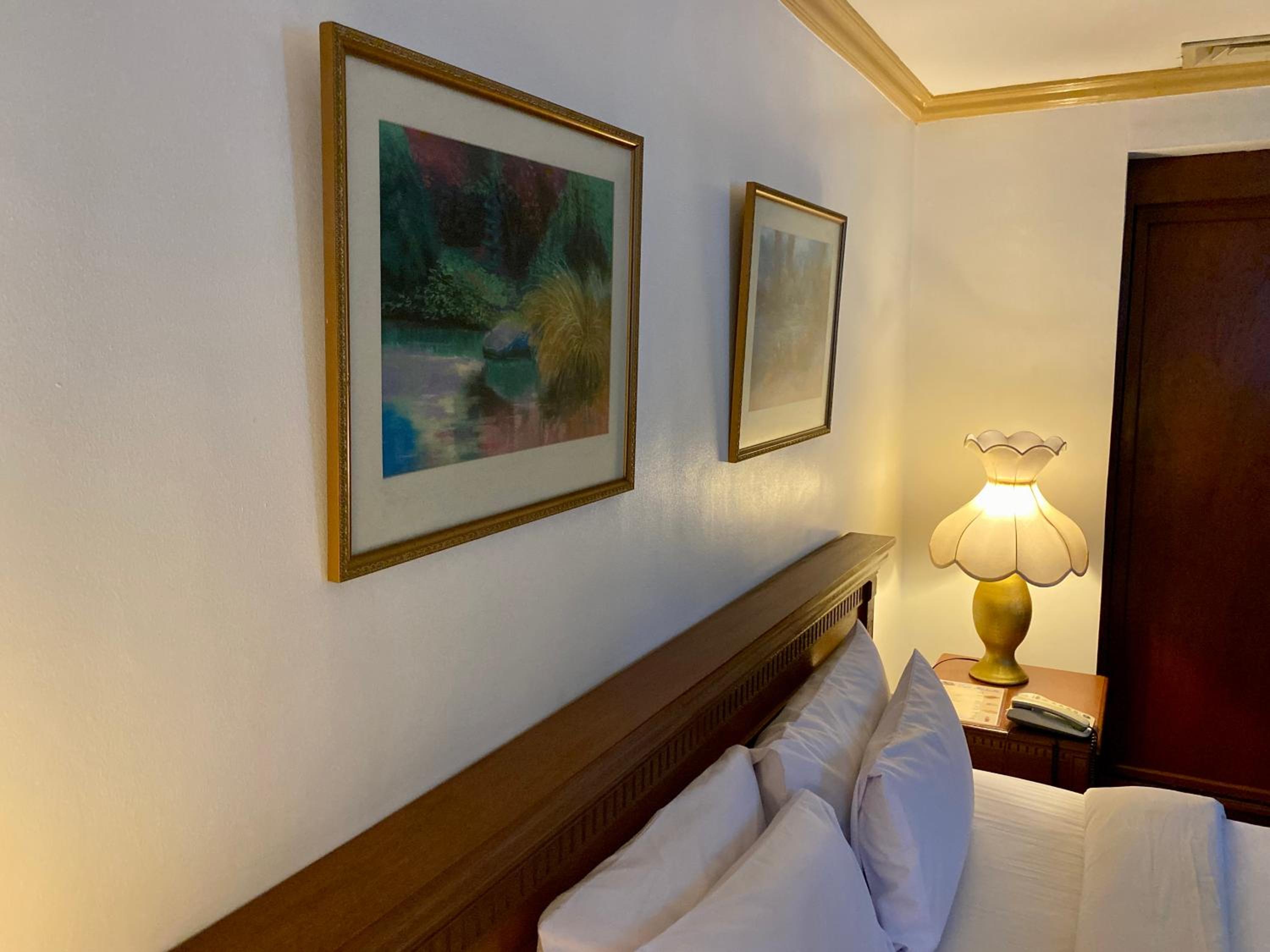 Maharaja Oriental Suite Makati