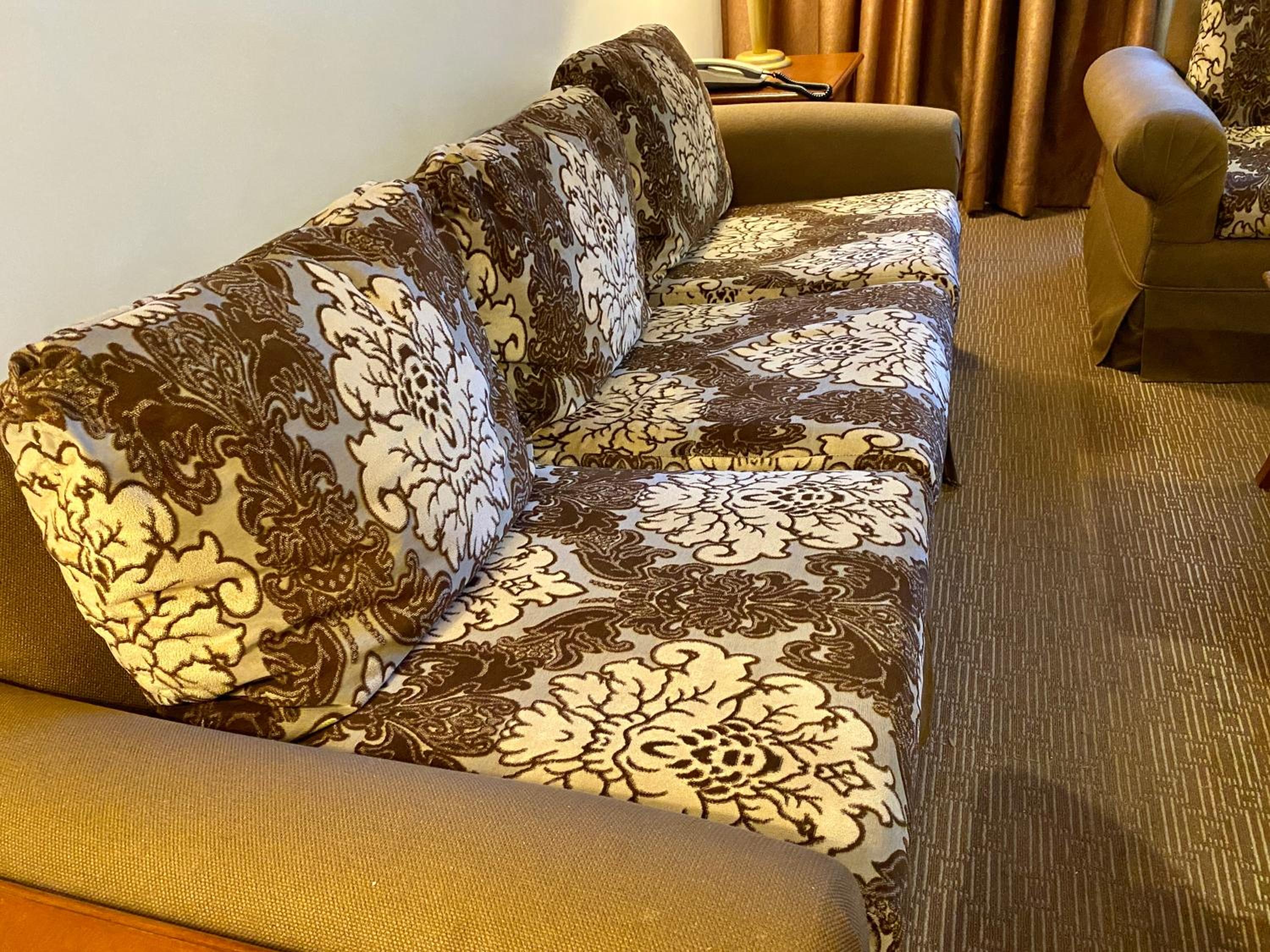 Maharaja Oriental Suite Makati
