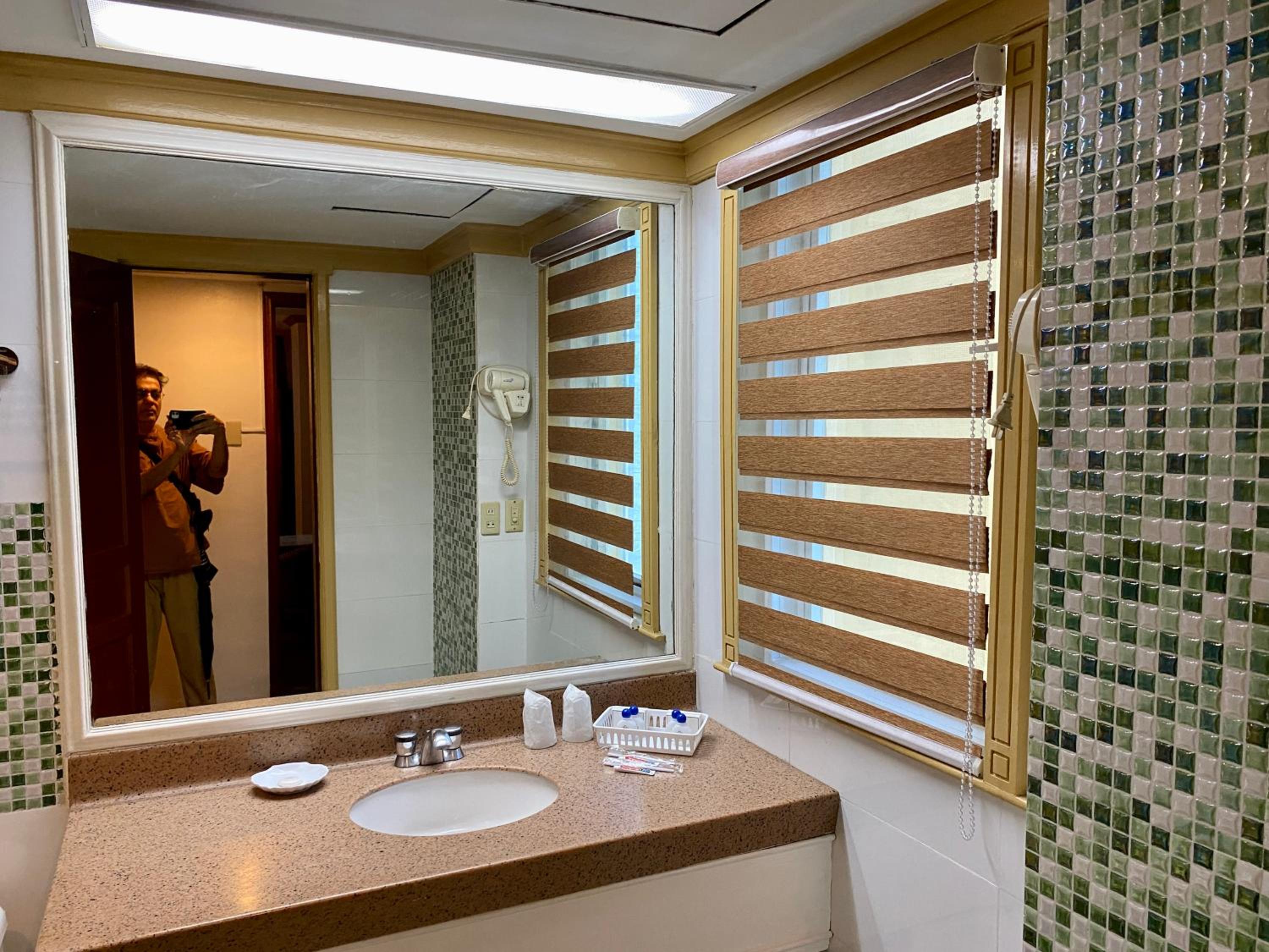 Maharaja Oriental Suite Makati