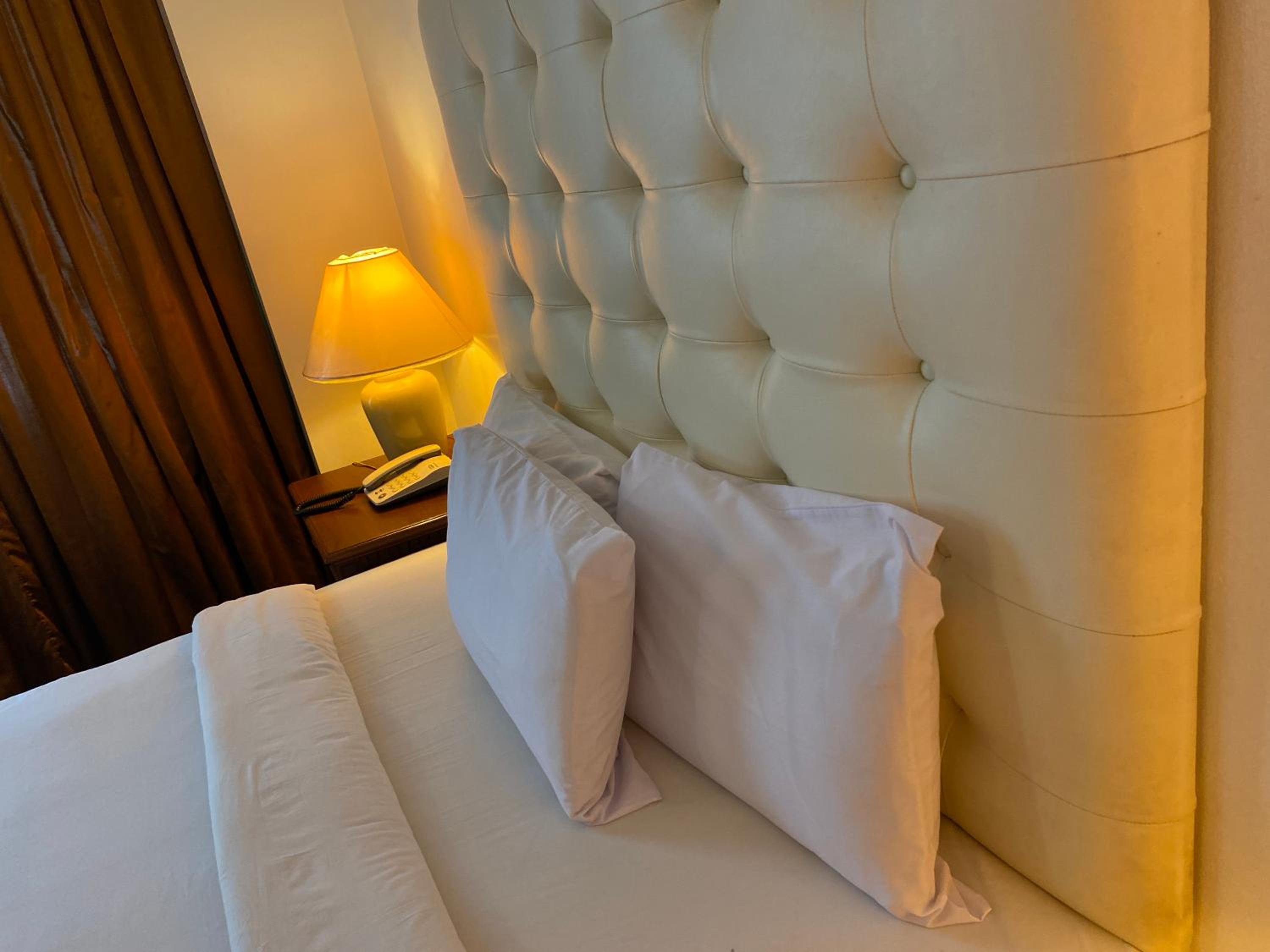 Maharaja Oriental Suite Makati