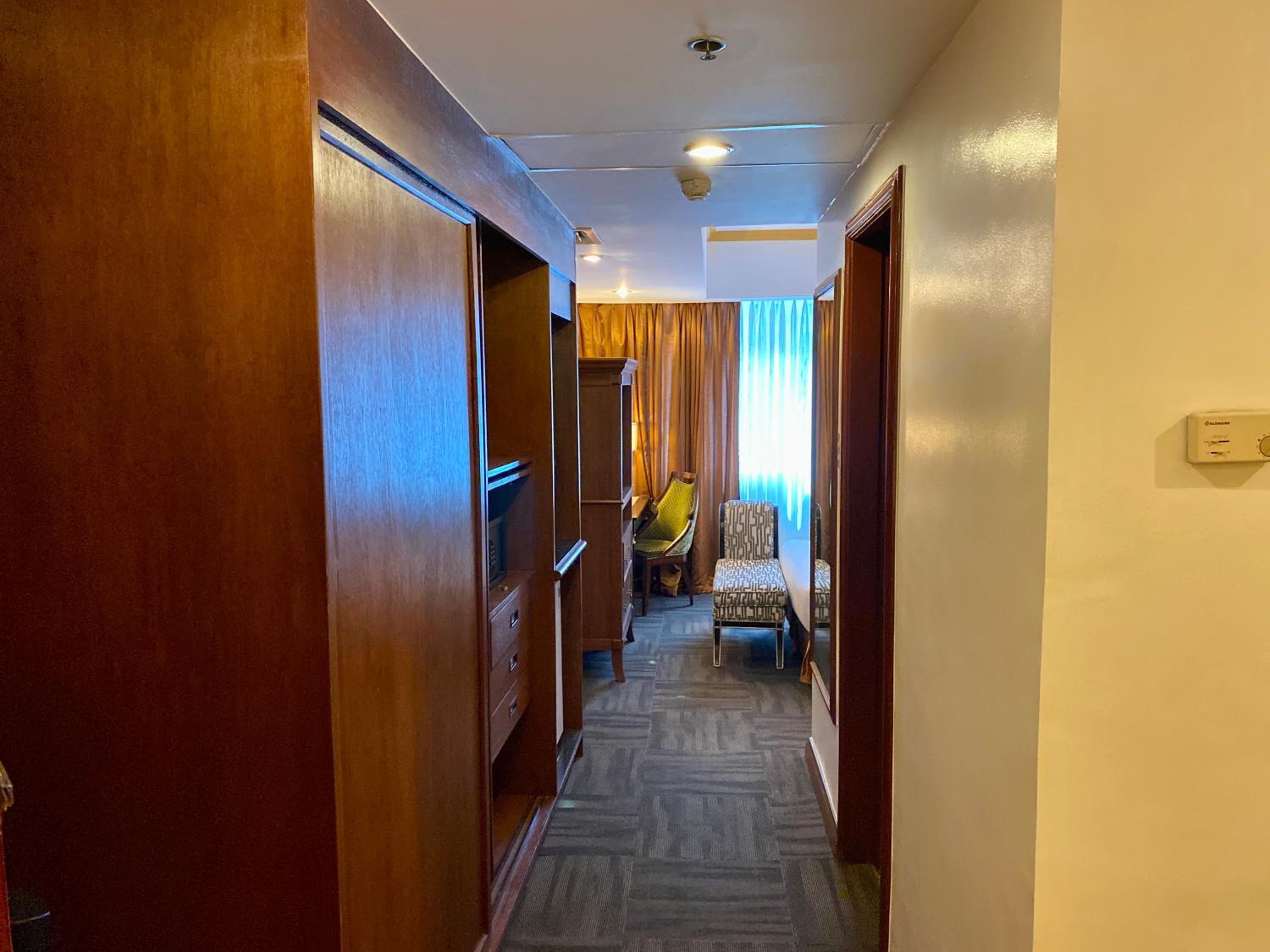 Maharaja Oriental Suite Makati