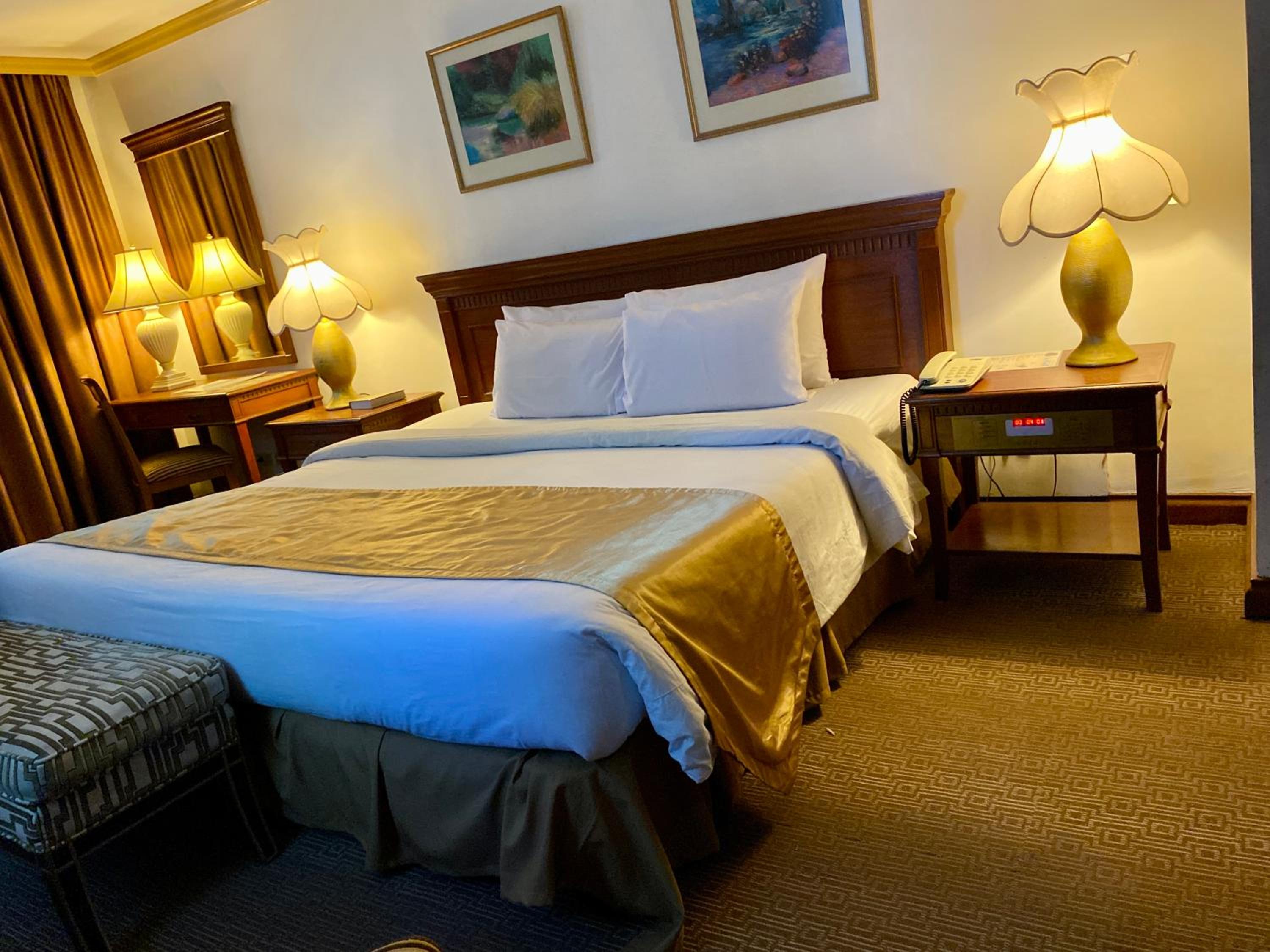 Maharaja Oriental Suite Makati