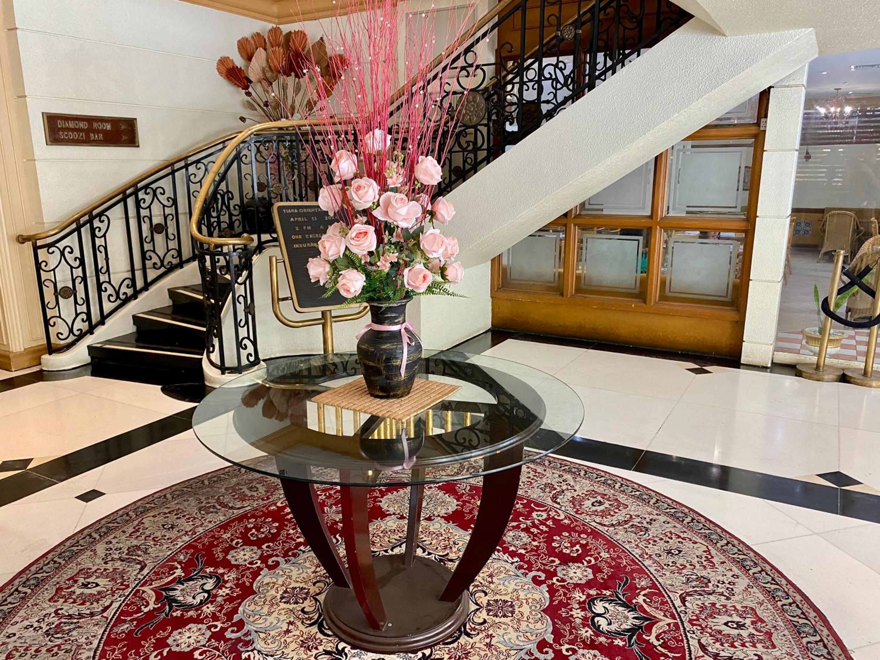 Maharaja Oriental Suite Makati