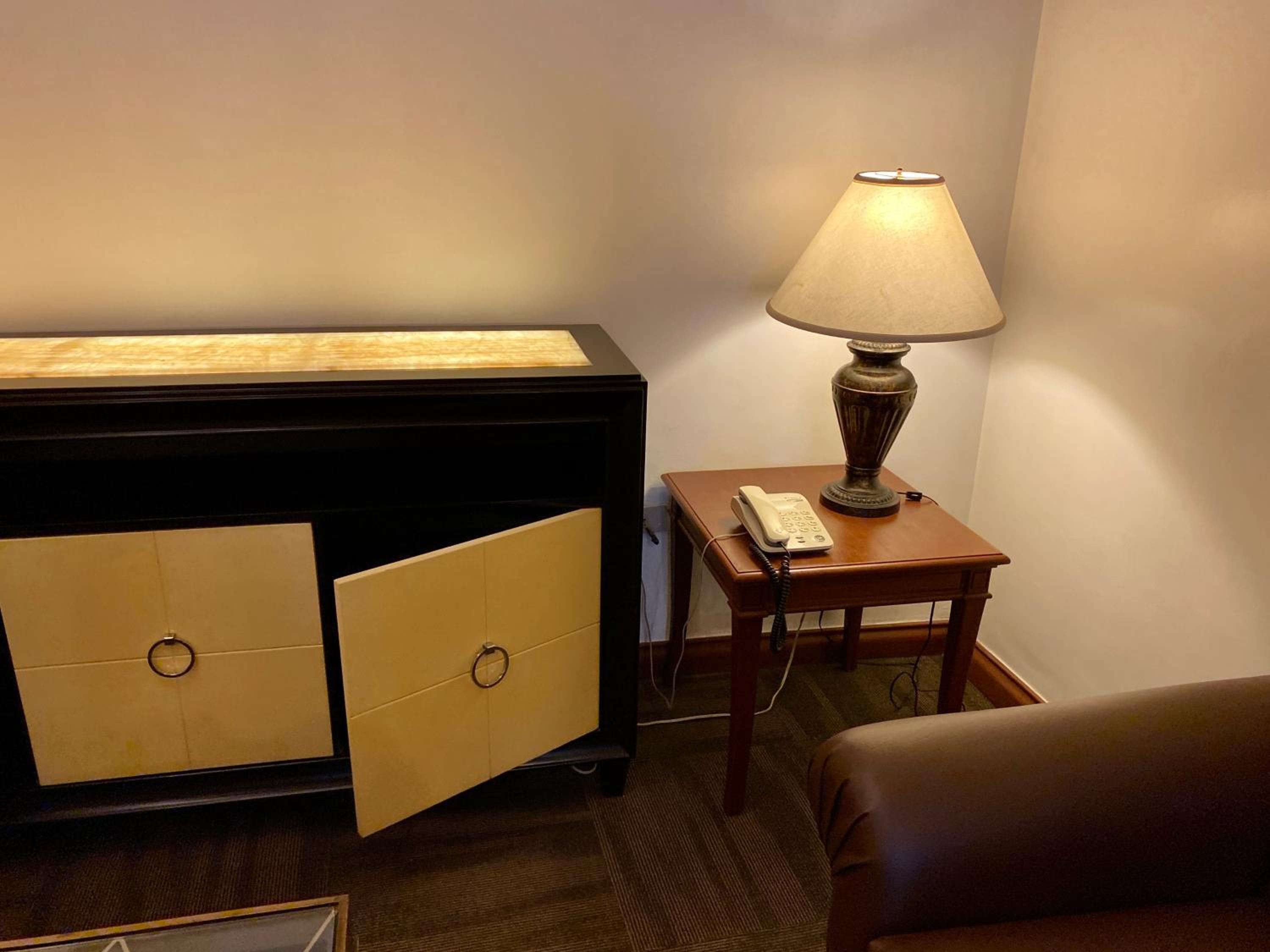 Maharaja Oriental Suite Makati