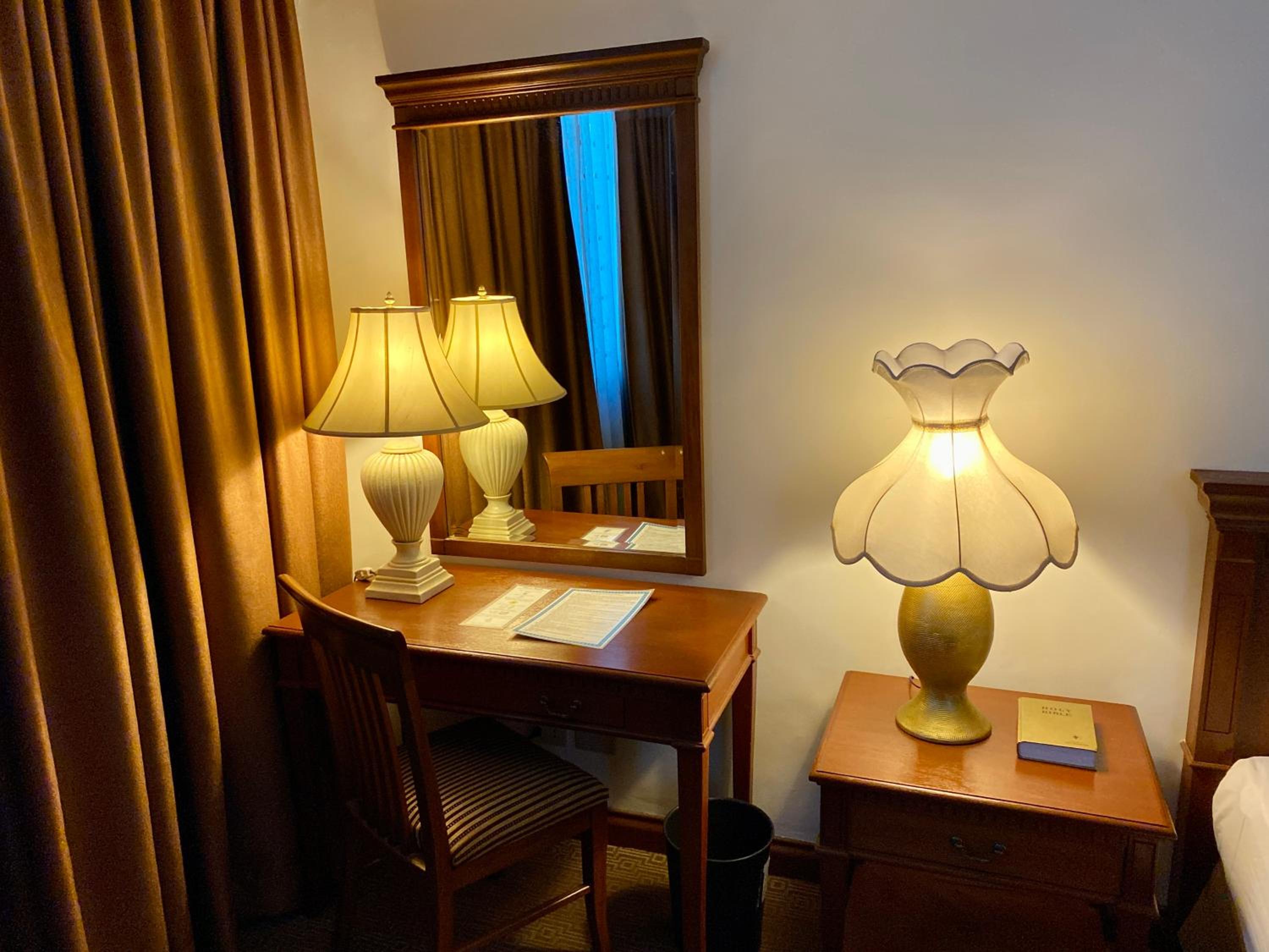 Maharaja Oriental Suite Makati