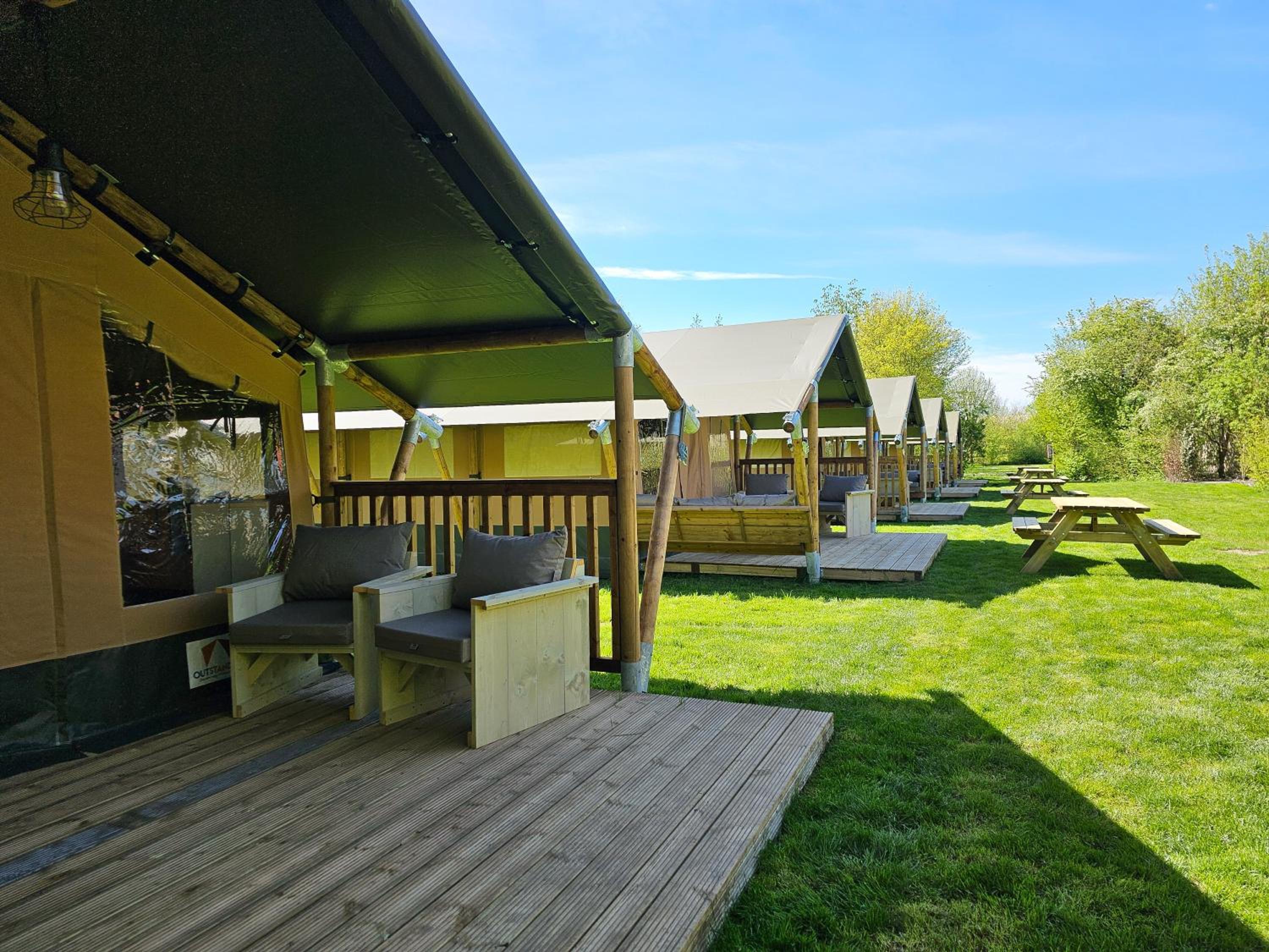 Safaritent met privé sanitair in hoofdgebouw view 5