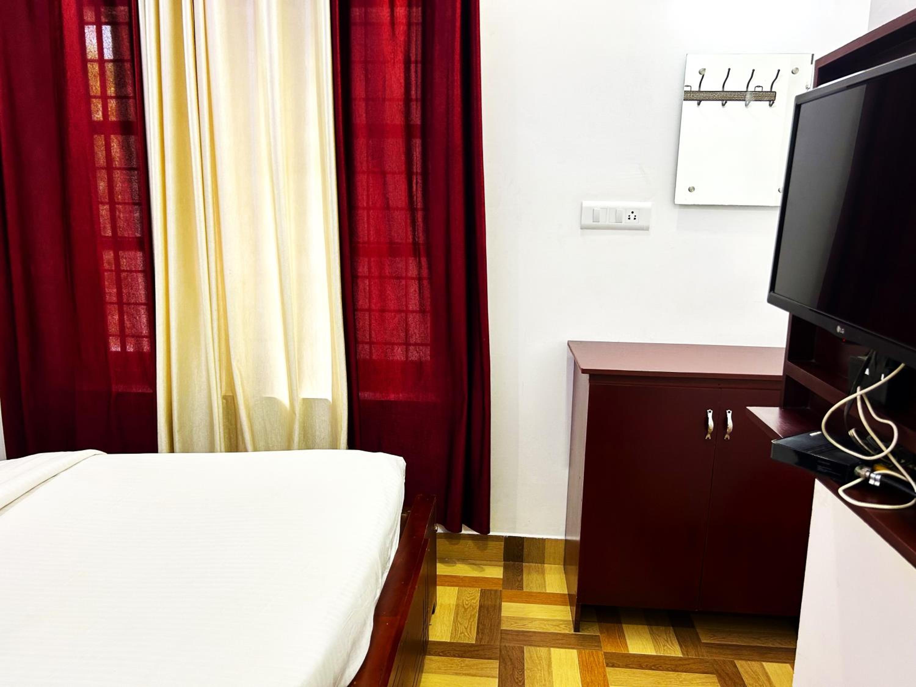 Deluxe Residency