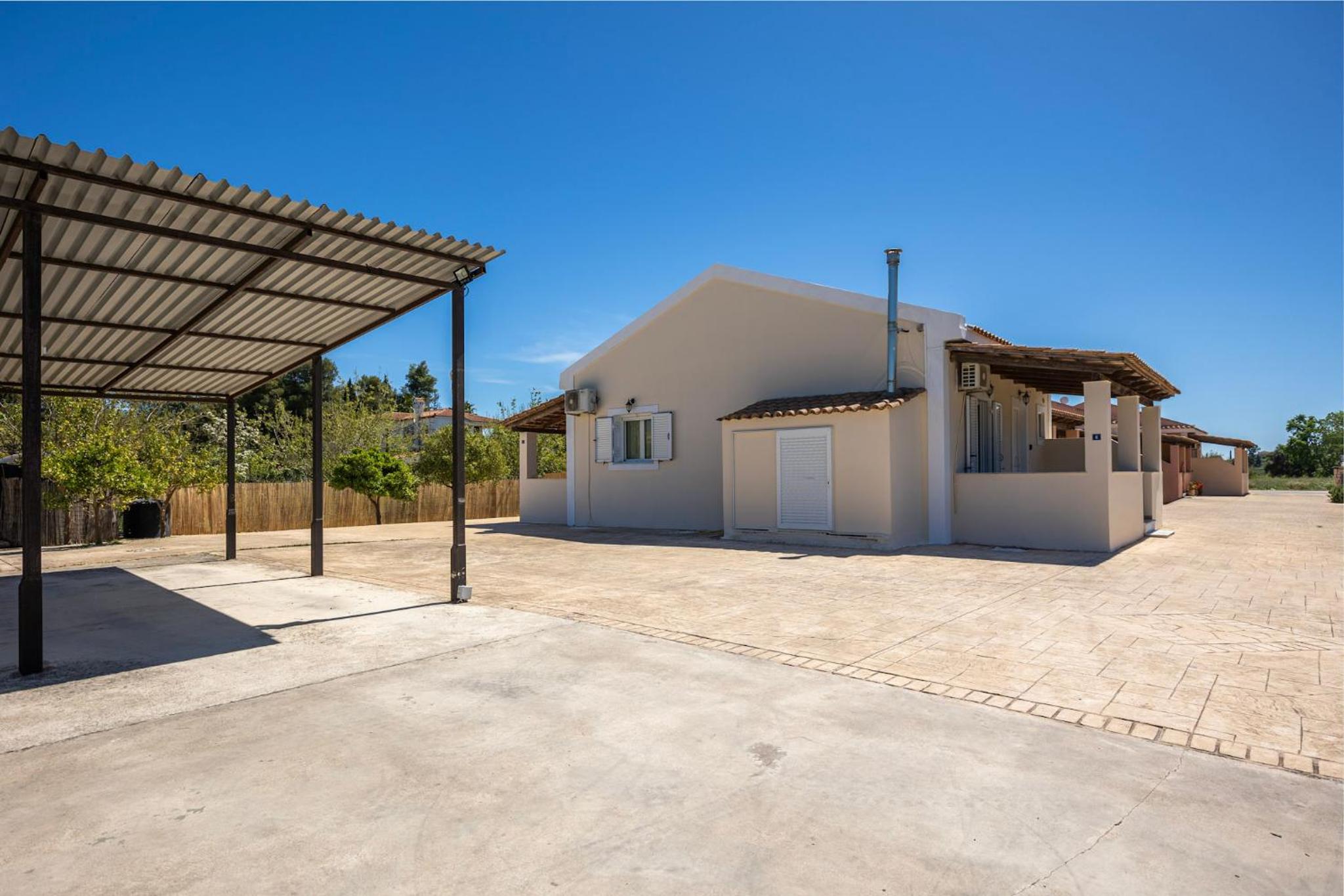 Varvarigos Village