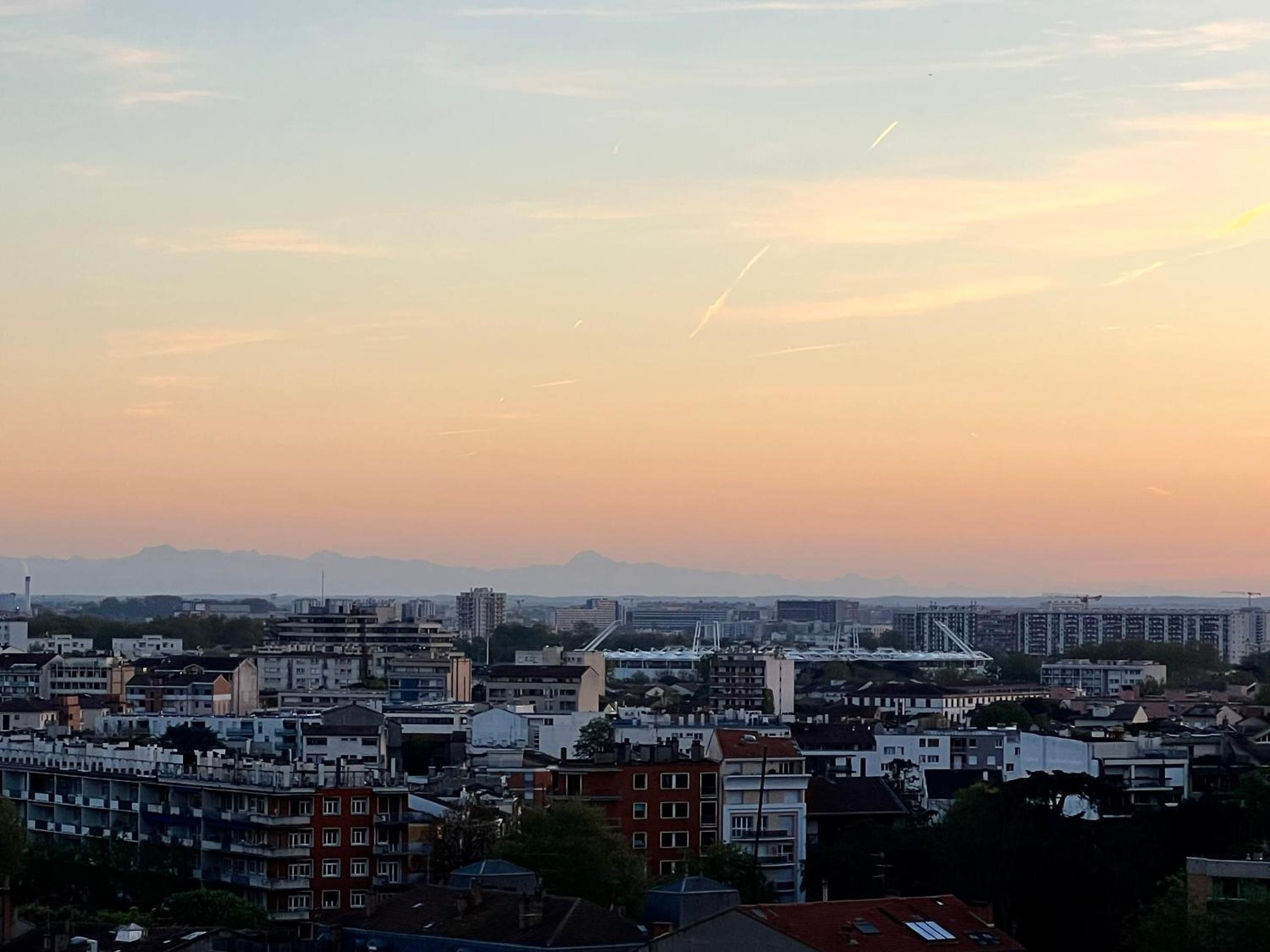Sunset Duplex - Grand-Rond, Jardin des plantes, centre-ville, 2 BDRs 60m2, AC, Netflix - T3 60m2 avec clim