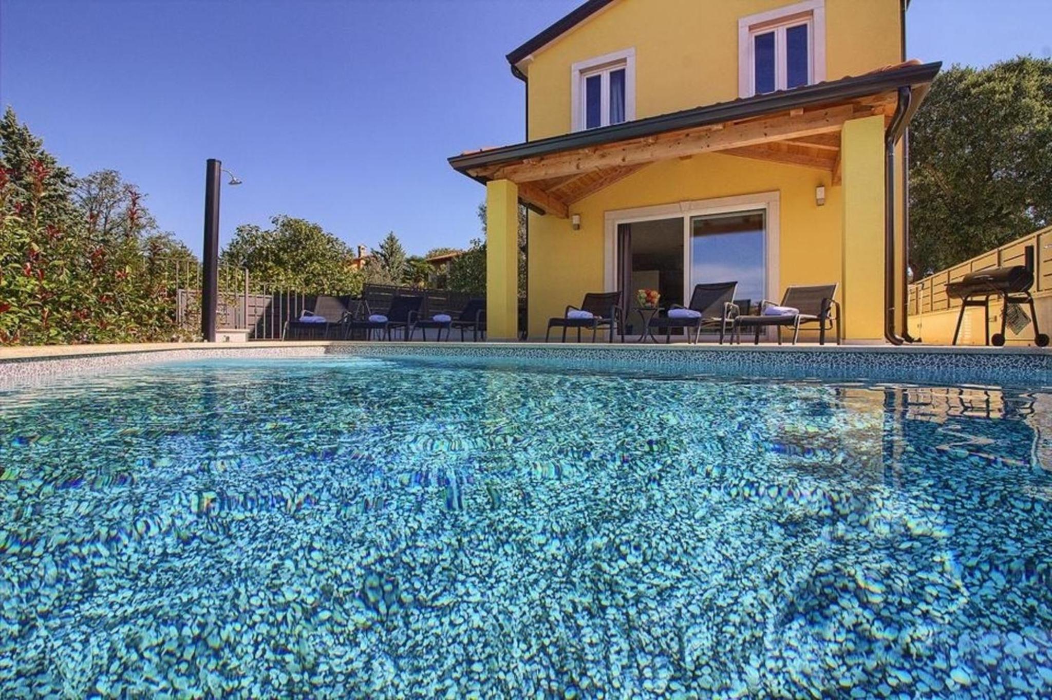 Ferienhaus mit Privatpool für 8 Personen ca 120 qm in Mugeba, Istrien Istrische Riviera view 3