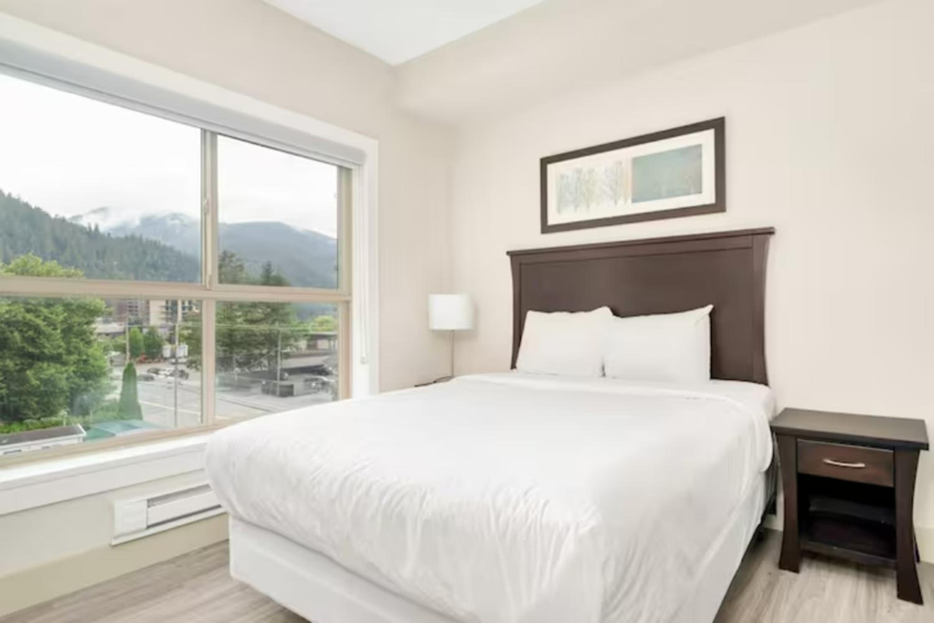Lakeview Splendor- 7BR Penthouse Bliss Combo unit