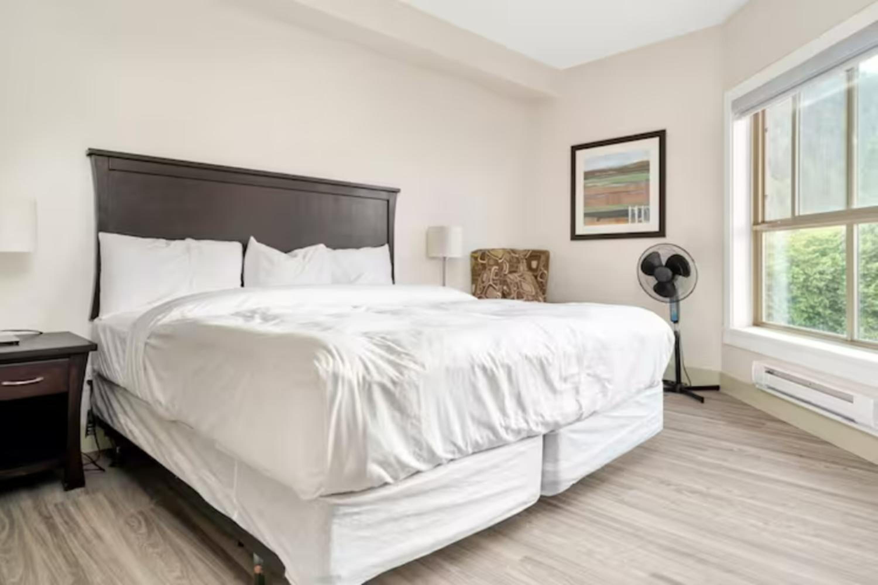 Lakeview Splendor- 7BR Penthouse Bliss Combo unit