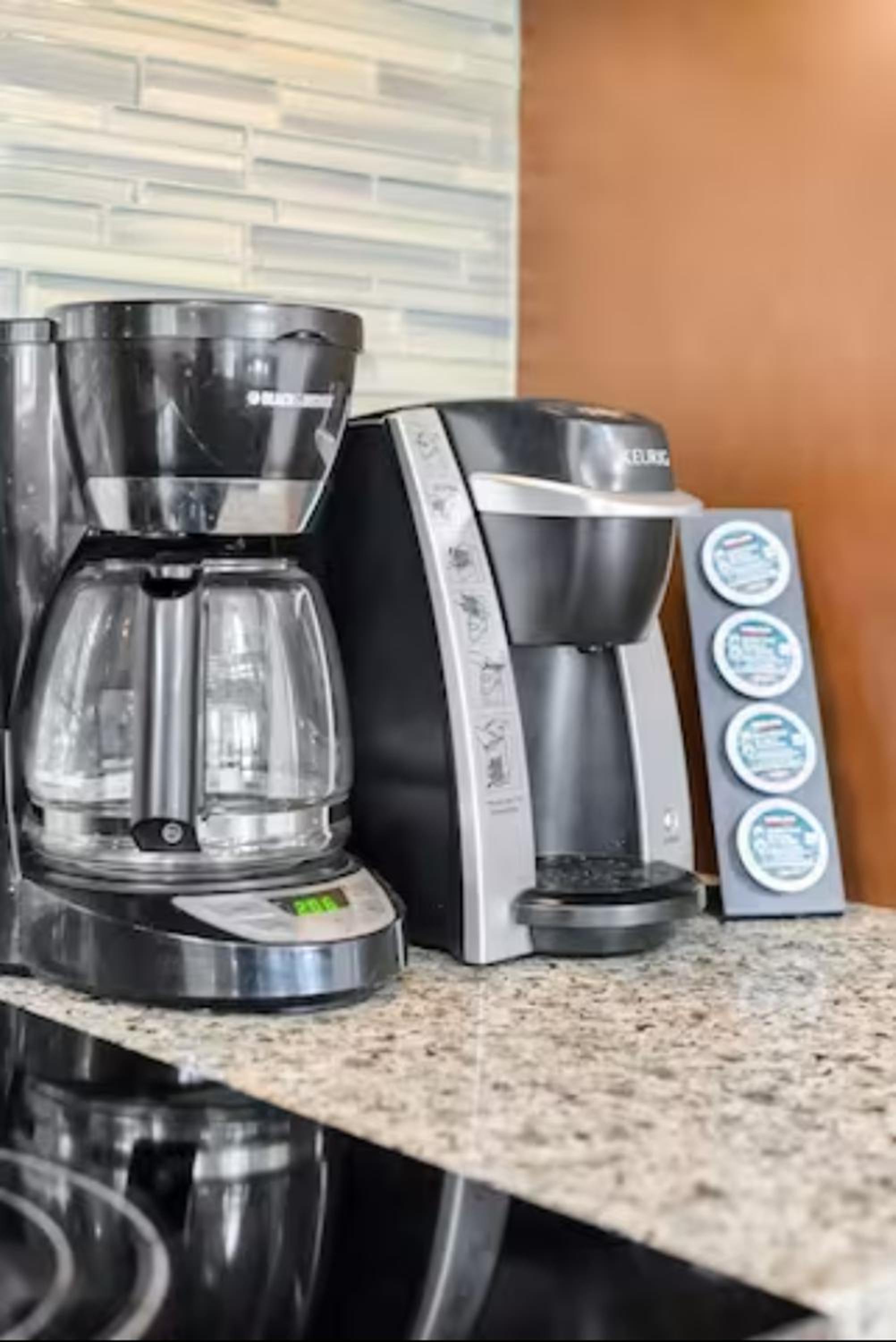 Lakeview Splendor- 7BR Penthouse Bliss Combo unit
