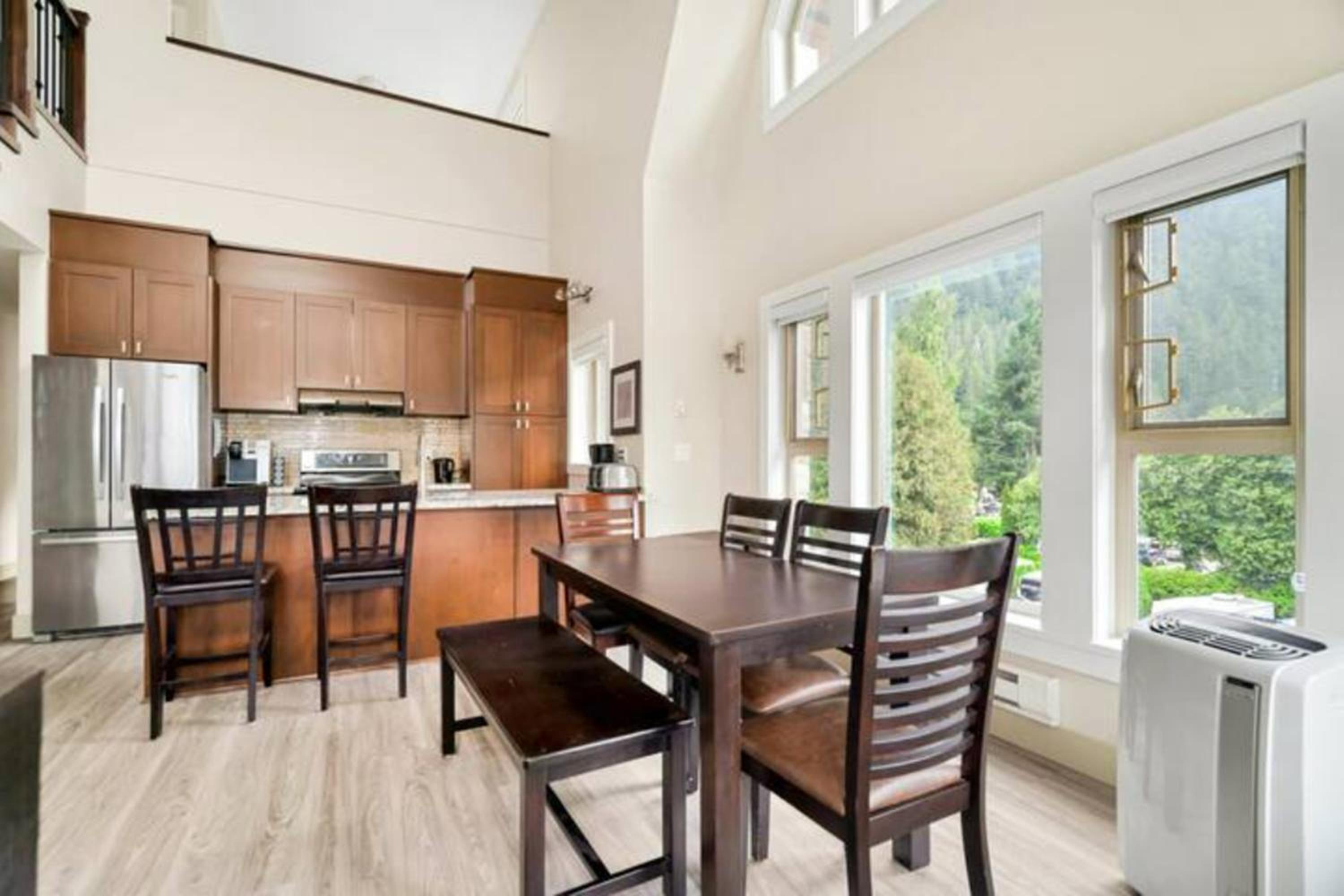 Lakeview Splendor- 7BR Penthouse Bliss Combo unit