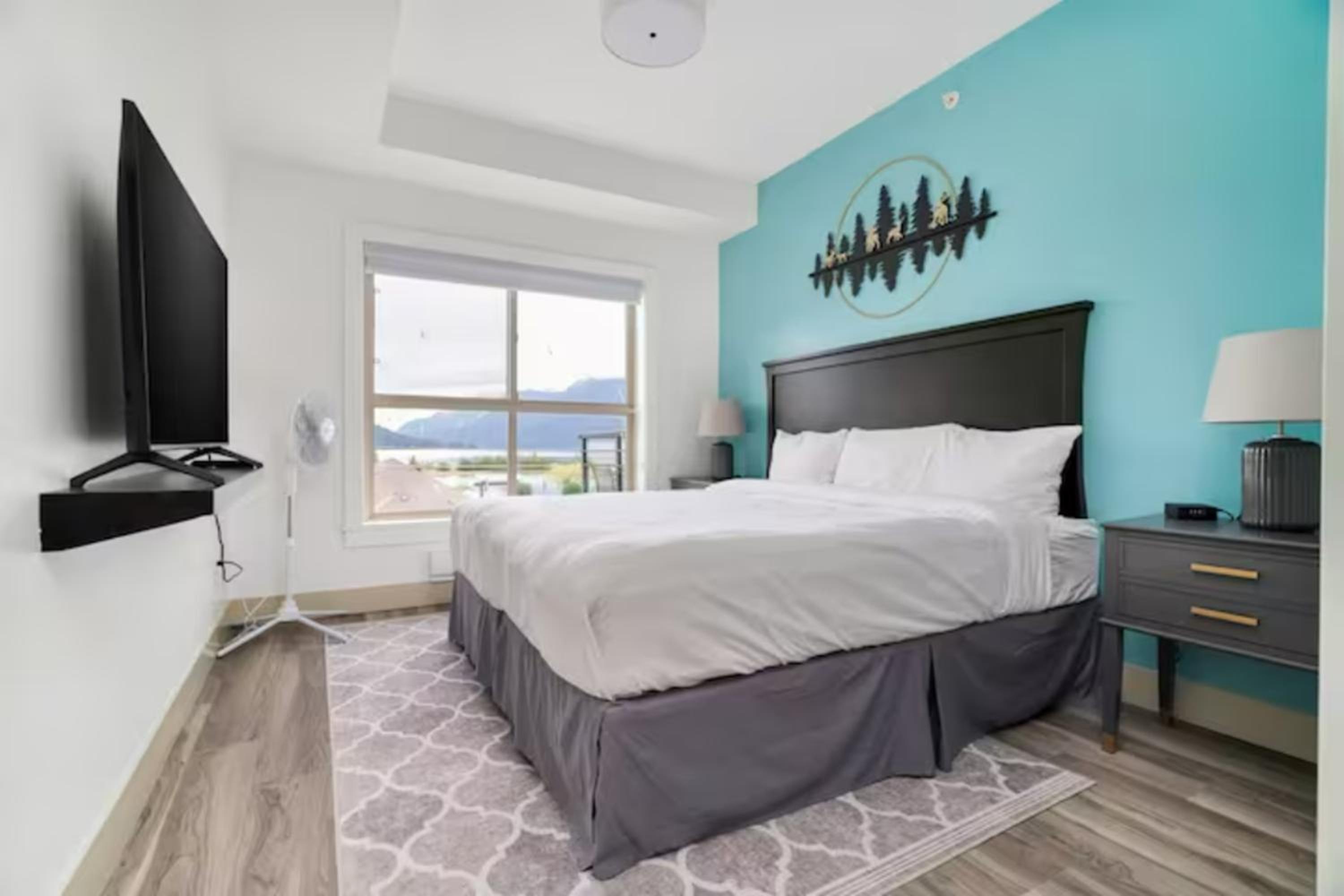 Lakeview Splendor- 7BR Penthouse Bliss Combo unit