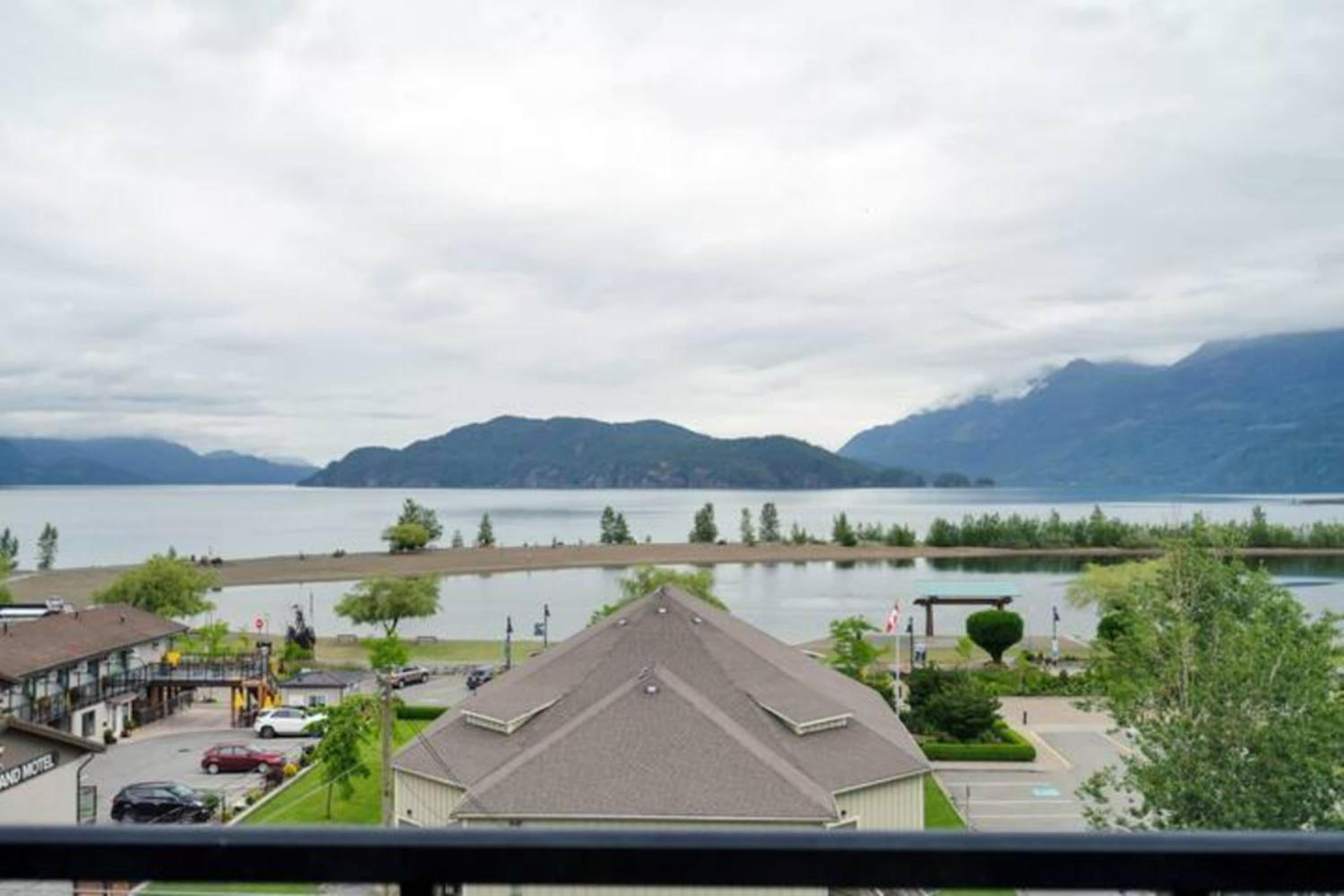 Lakeview Splendor- 7BR Penthouse Bliss Combo unit