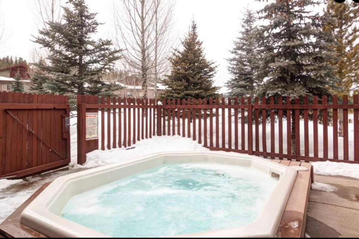 Hotel Swan's Nest Hike and Bike Breckenridge - Image 1