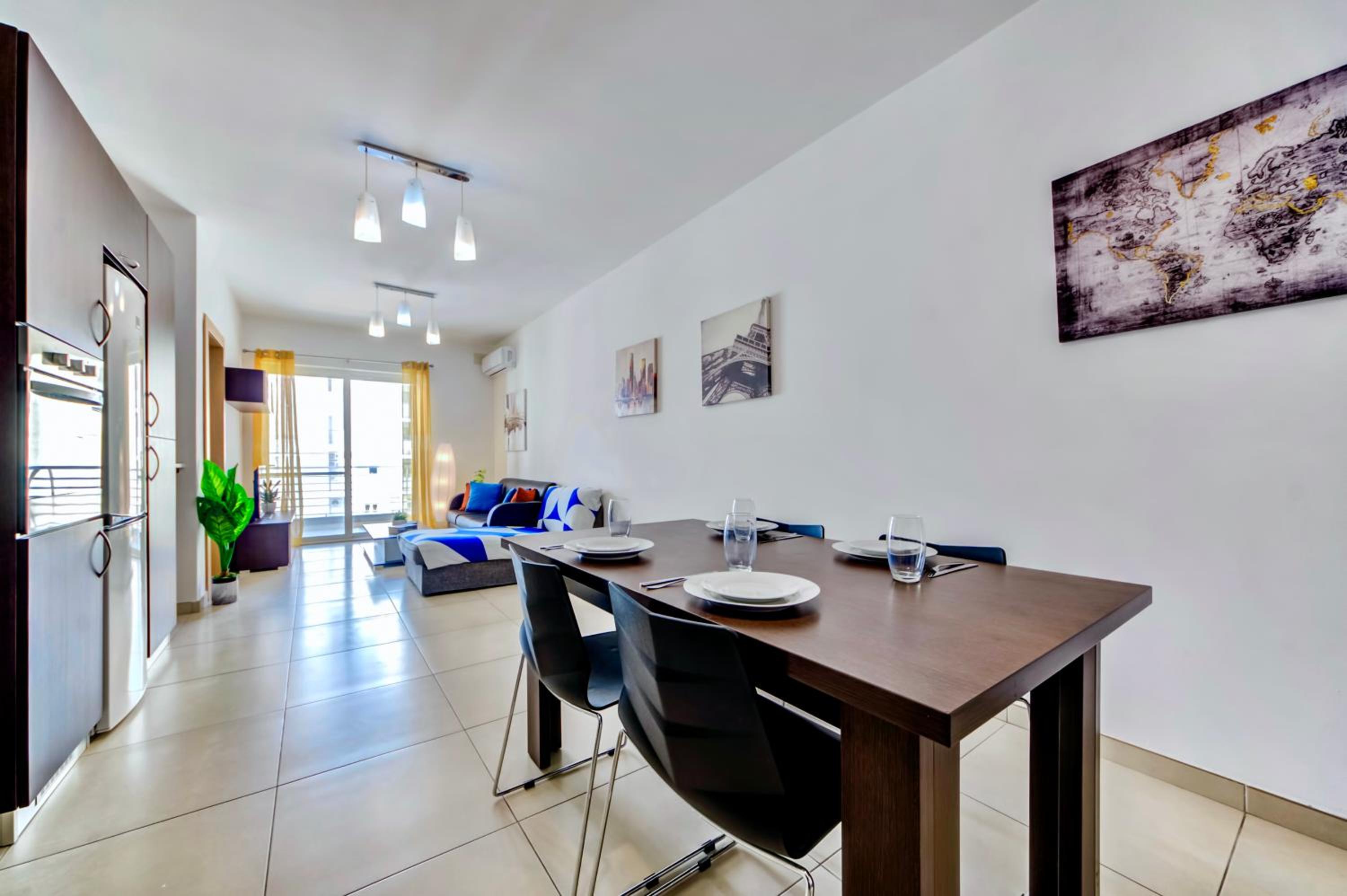 2 Bedroom Apartment with Balcony in St Julians, Paceville, Apt 7 By Vaganza photo 2