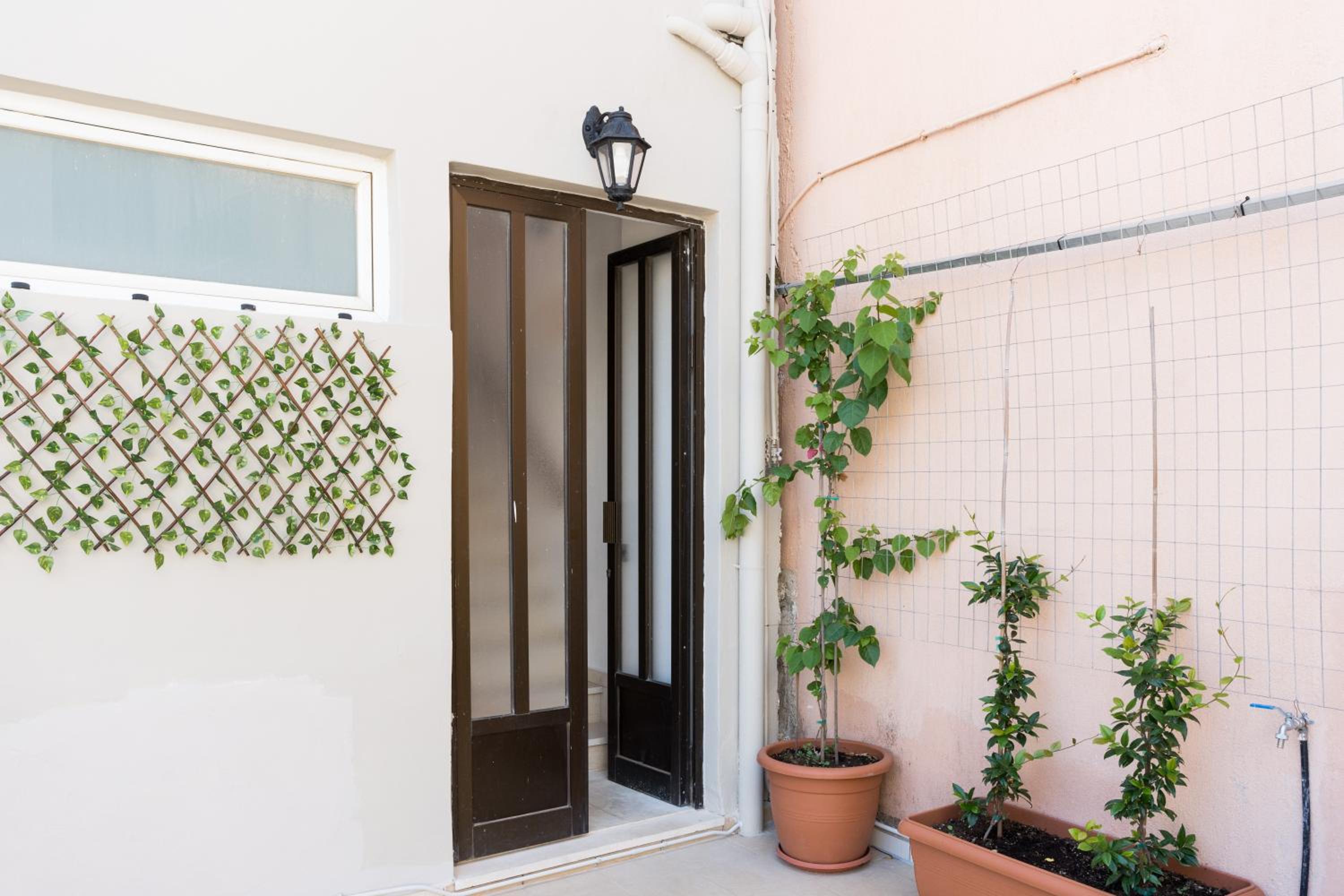 Platon Central Apartment