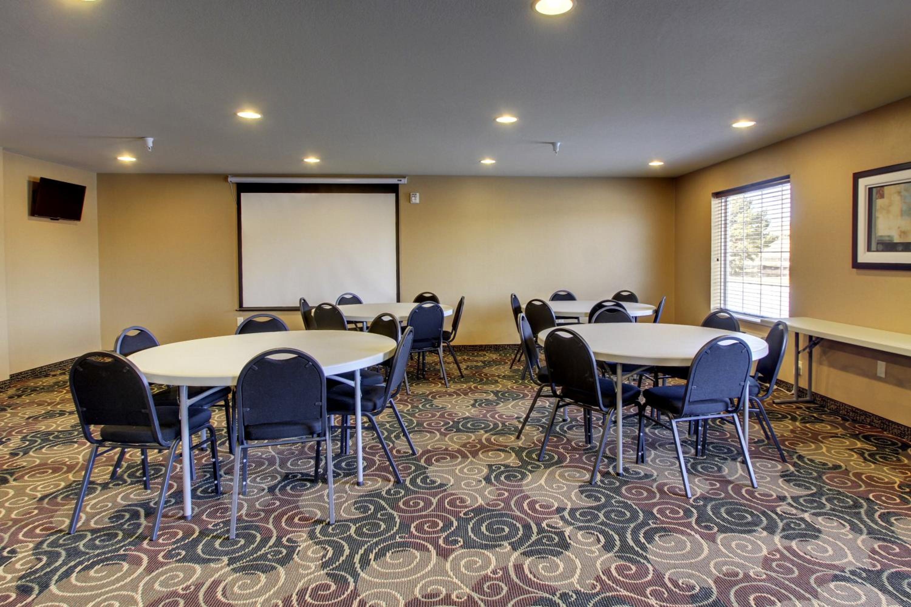 Cobblestone Inn & Suites - Hartington