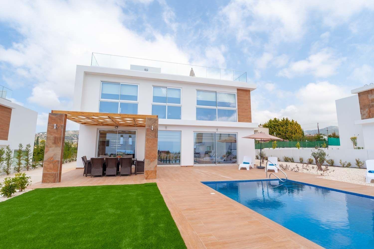 Luxuriöse Villa Mit 4 Schlafzimmern, Pool Und Whirlpool