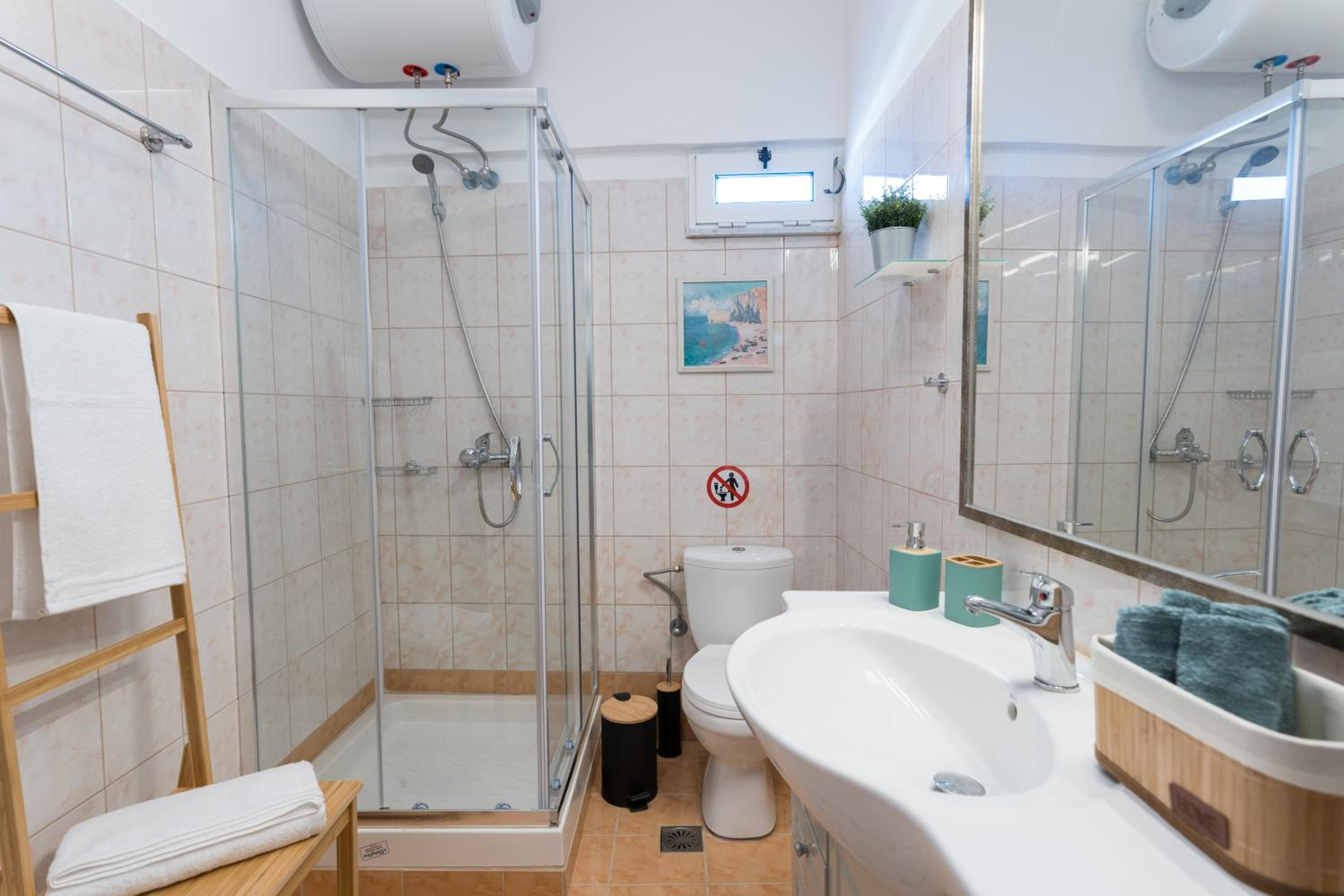 Platon Central Apartment