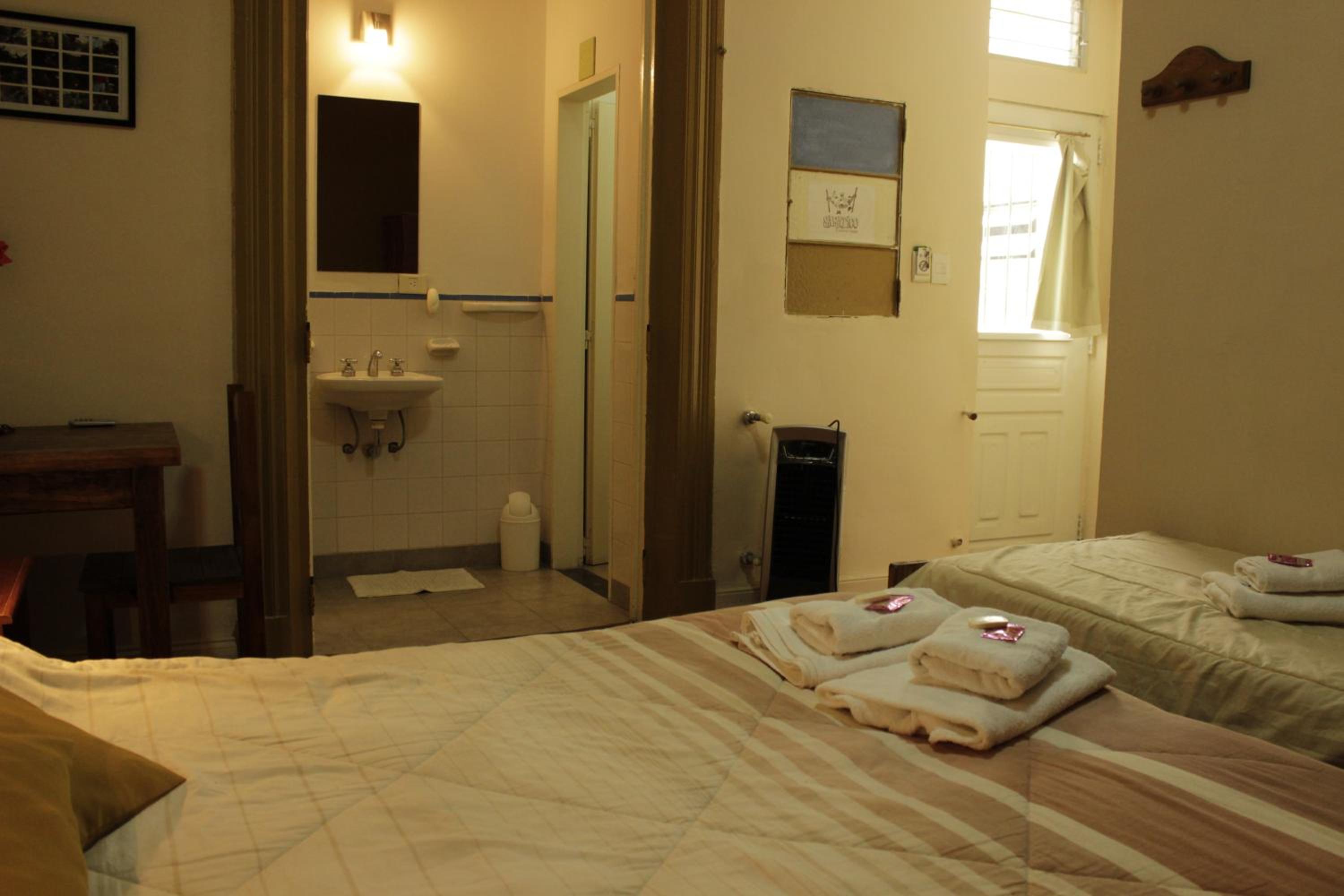 Sabatico Travelers Hostel & Guesthouse