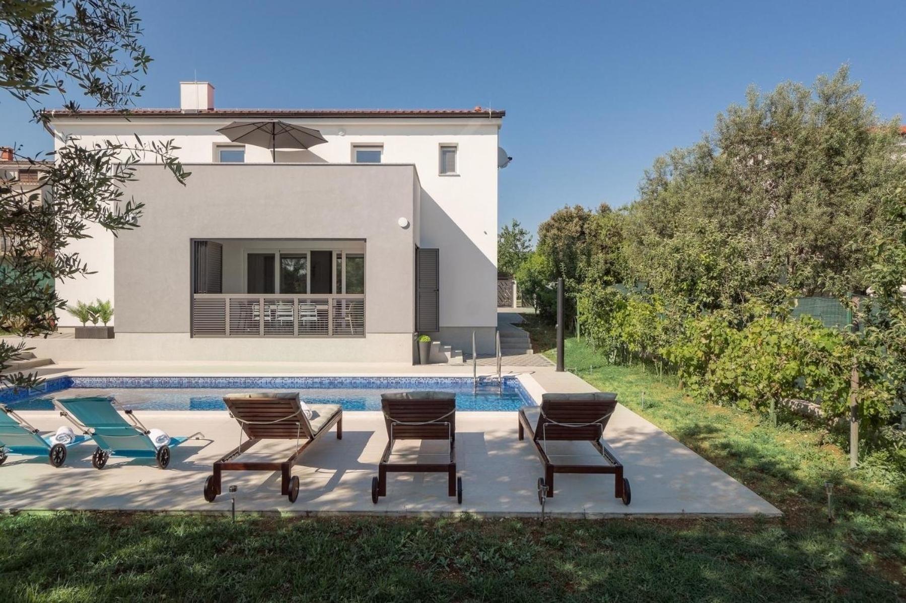 Ferienhaus mit Privatpool für 8 Personen ca 200 qm in Medulin, Istrien Südküste von Istrien view 5