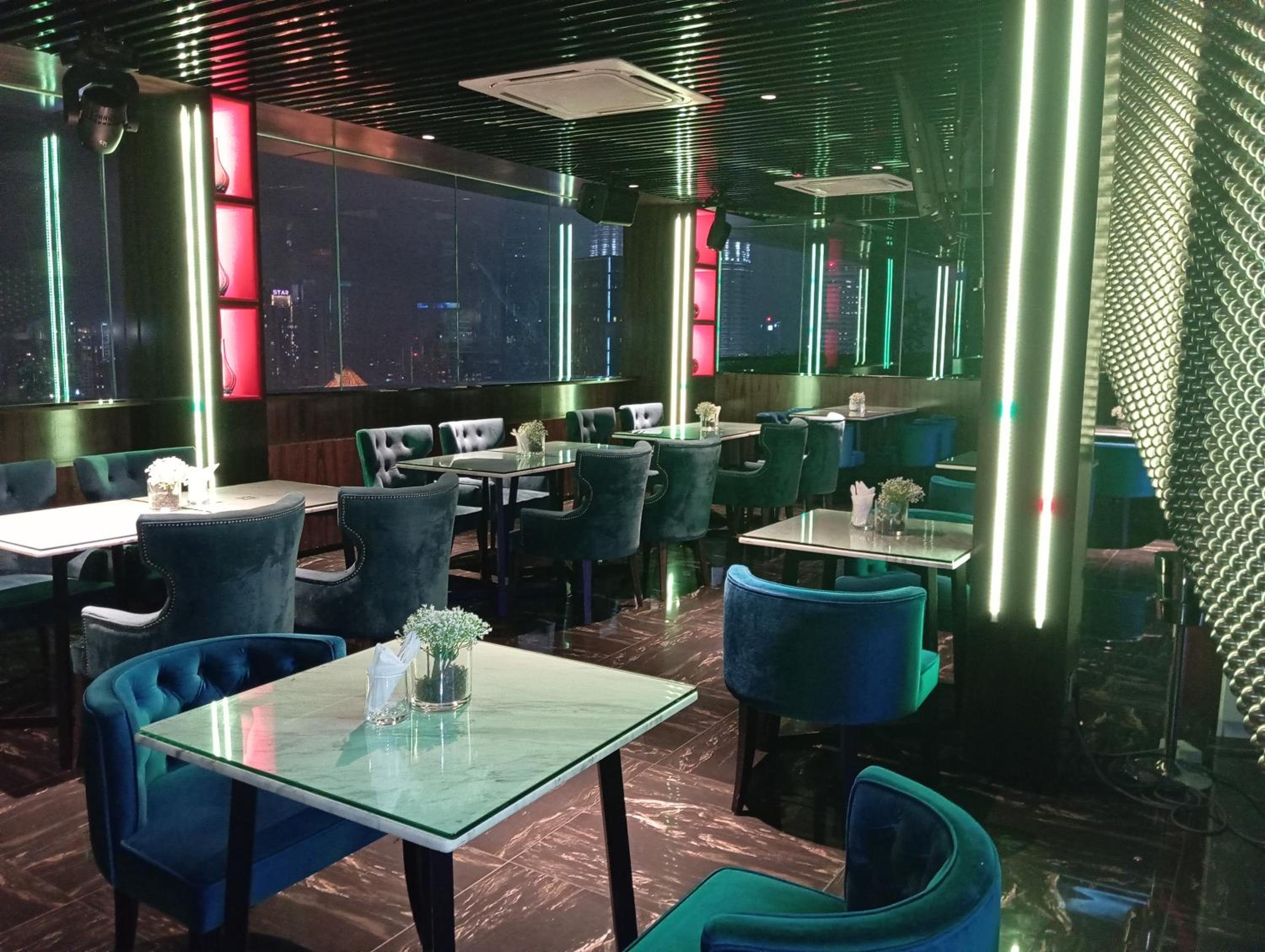 Platinum suites klcc by Fifty One