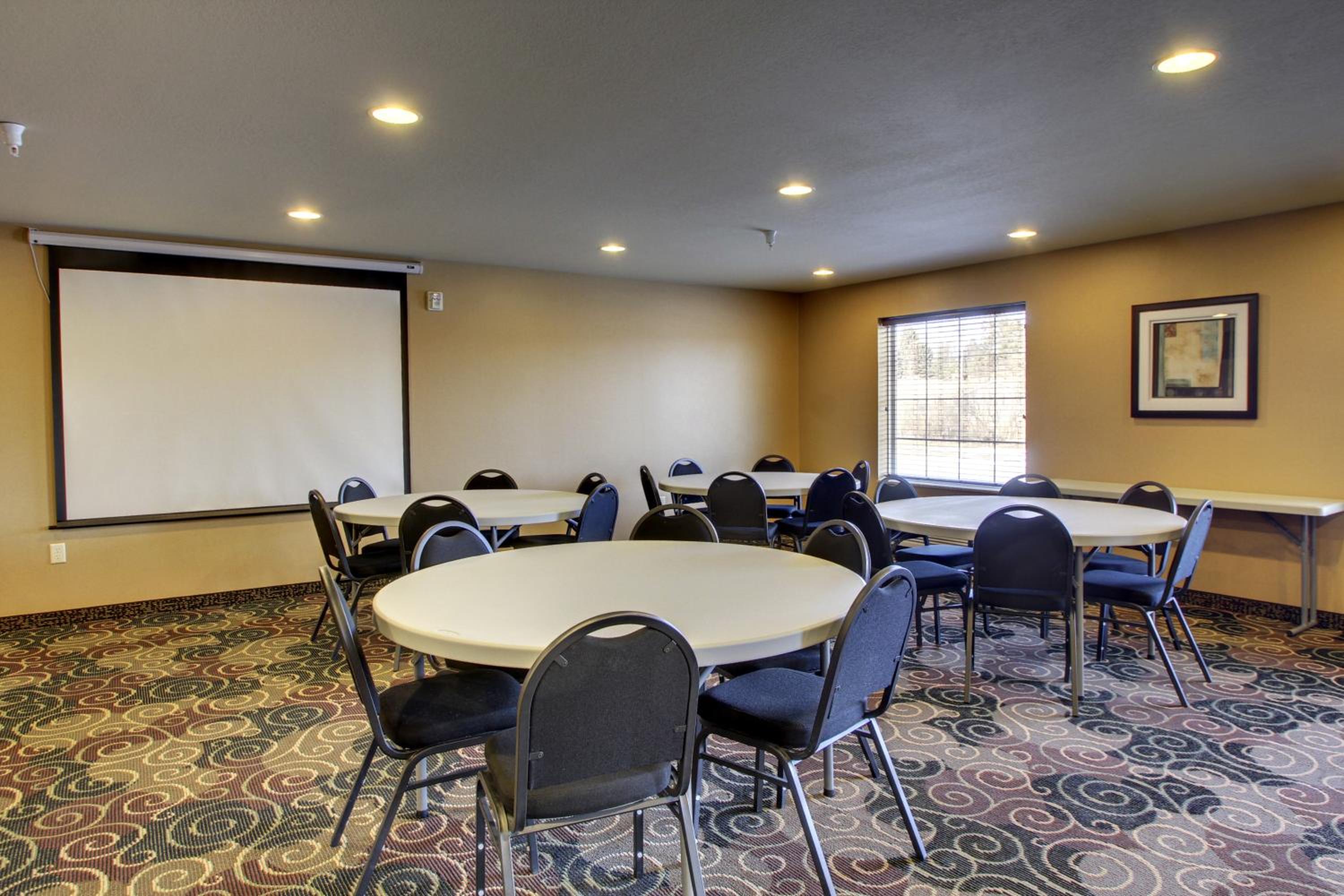 Cobblestone Inn & Suites - Hartington