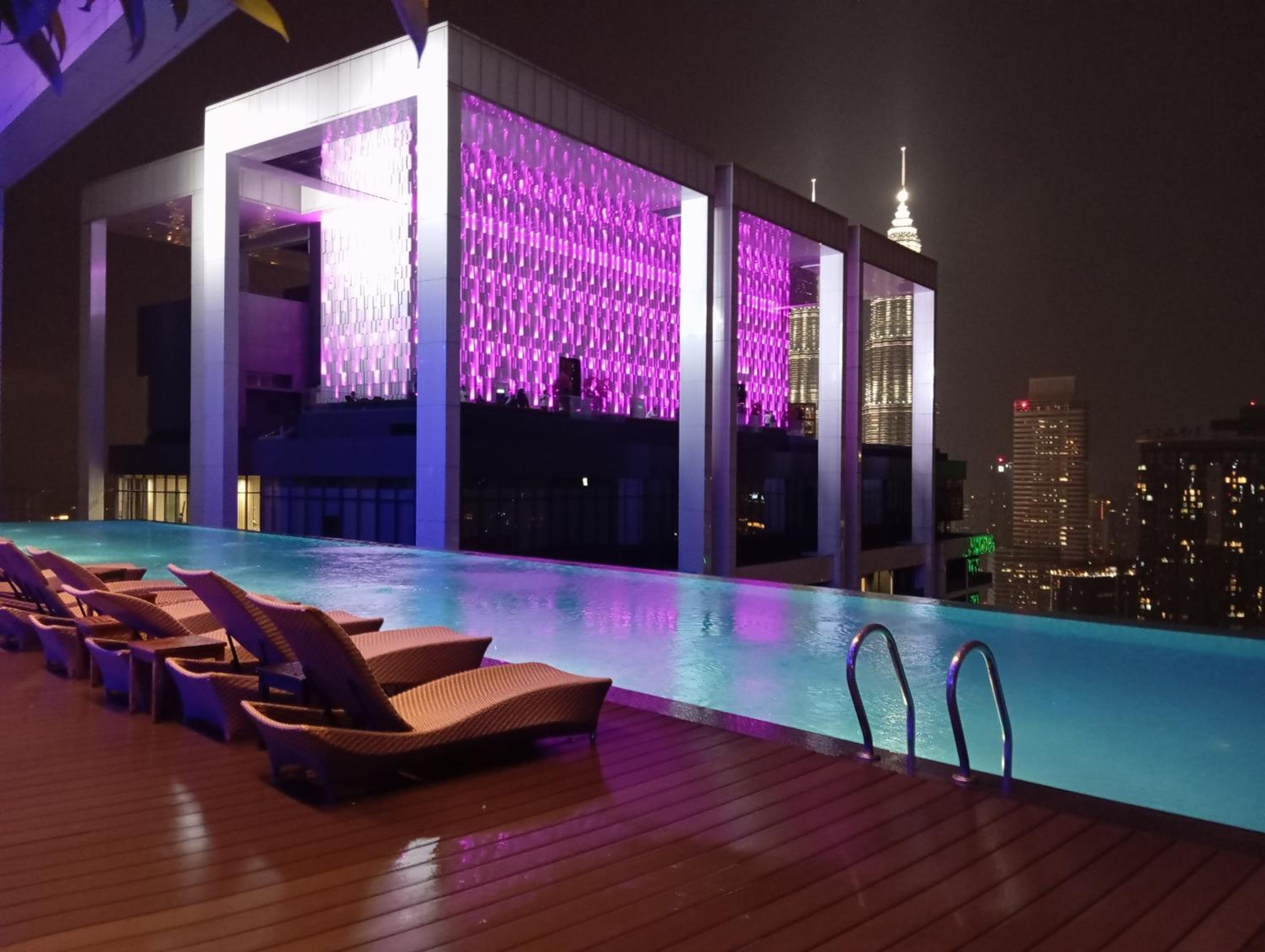 Platinum suites klcc by Fifty One