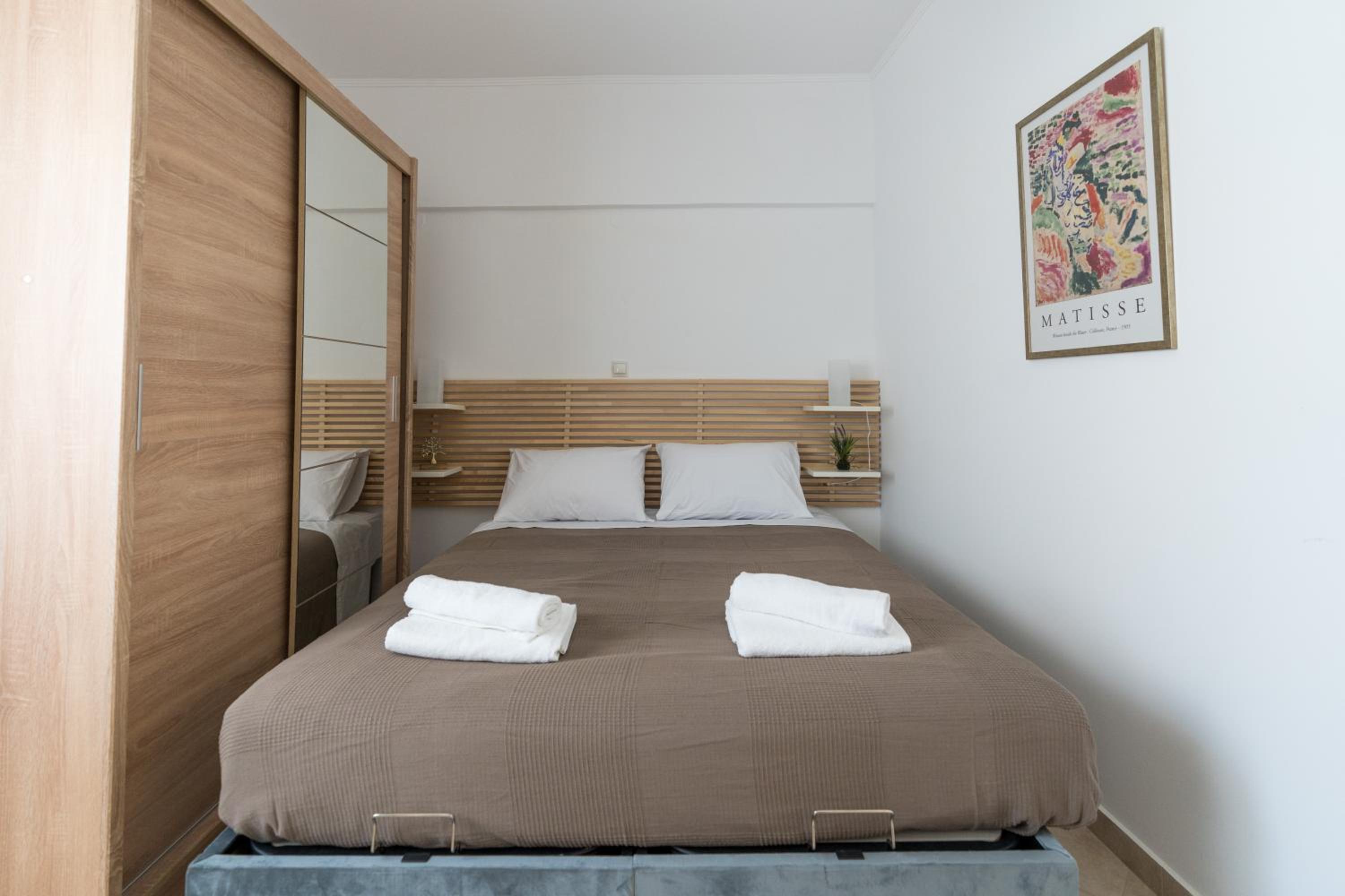 Platon Central Apartment