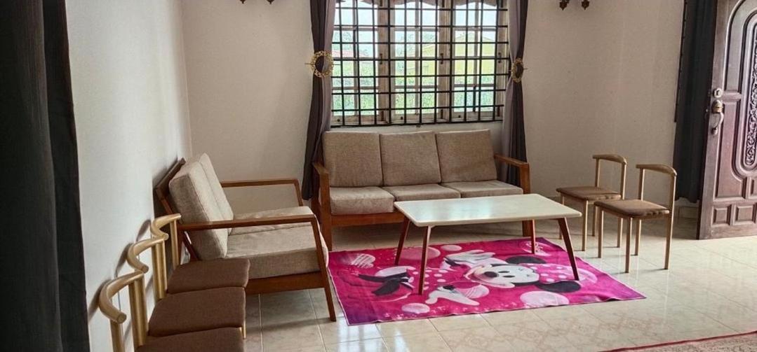 Sobey Laris Homestay Pasir Mas Town photo 8