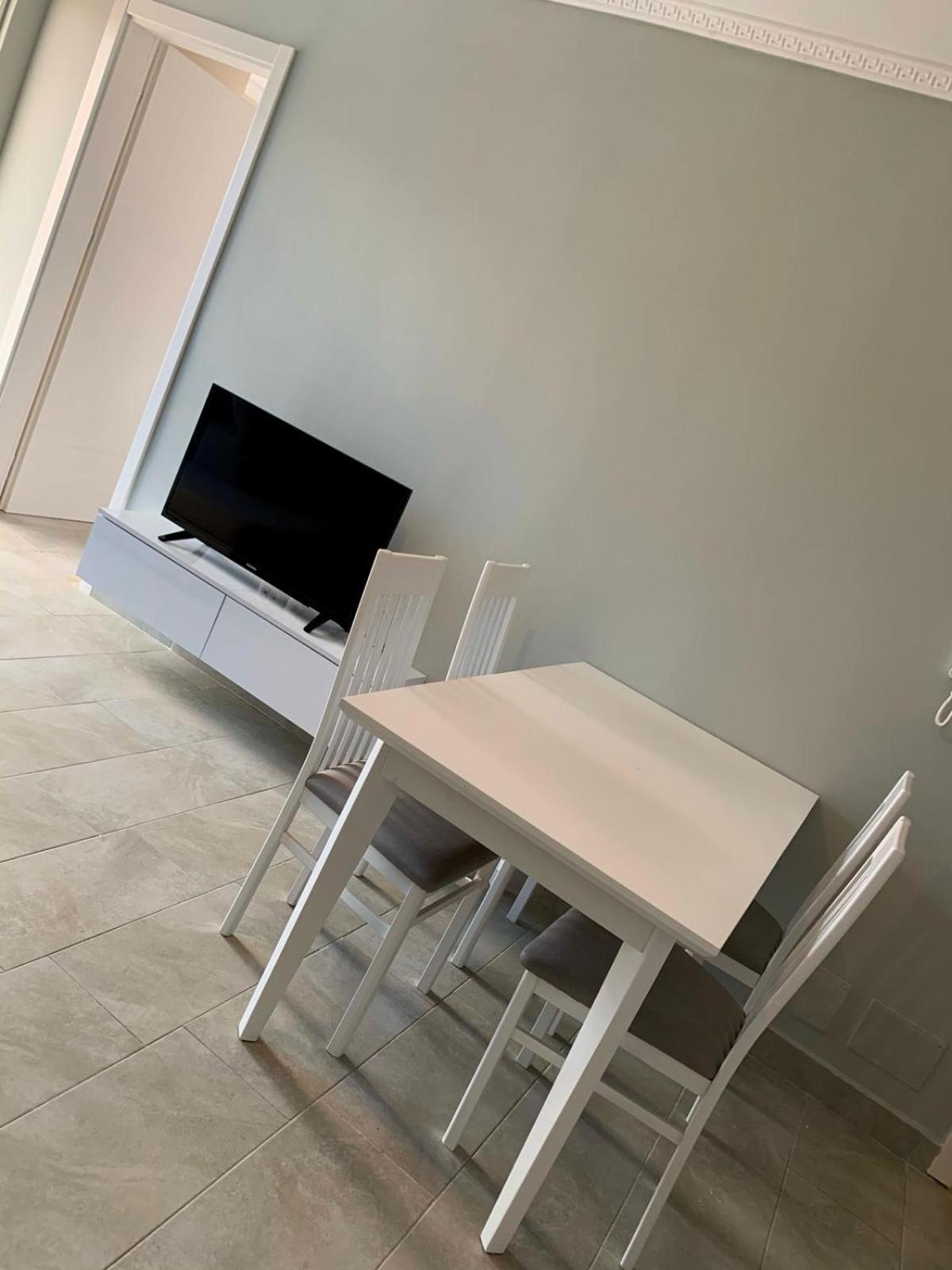 Armando Apartments