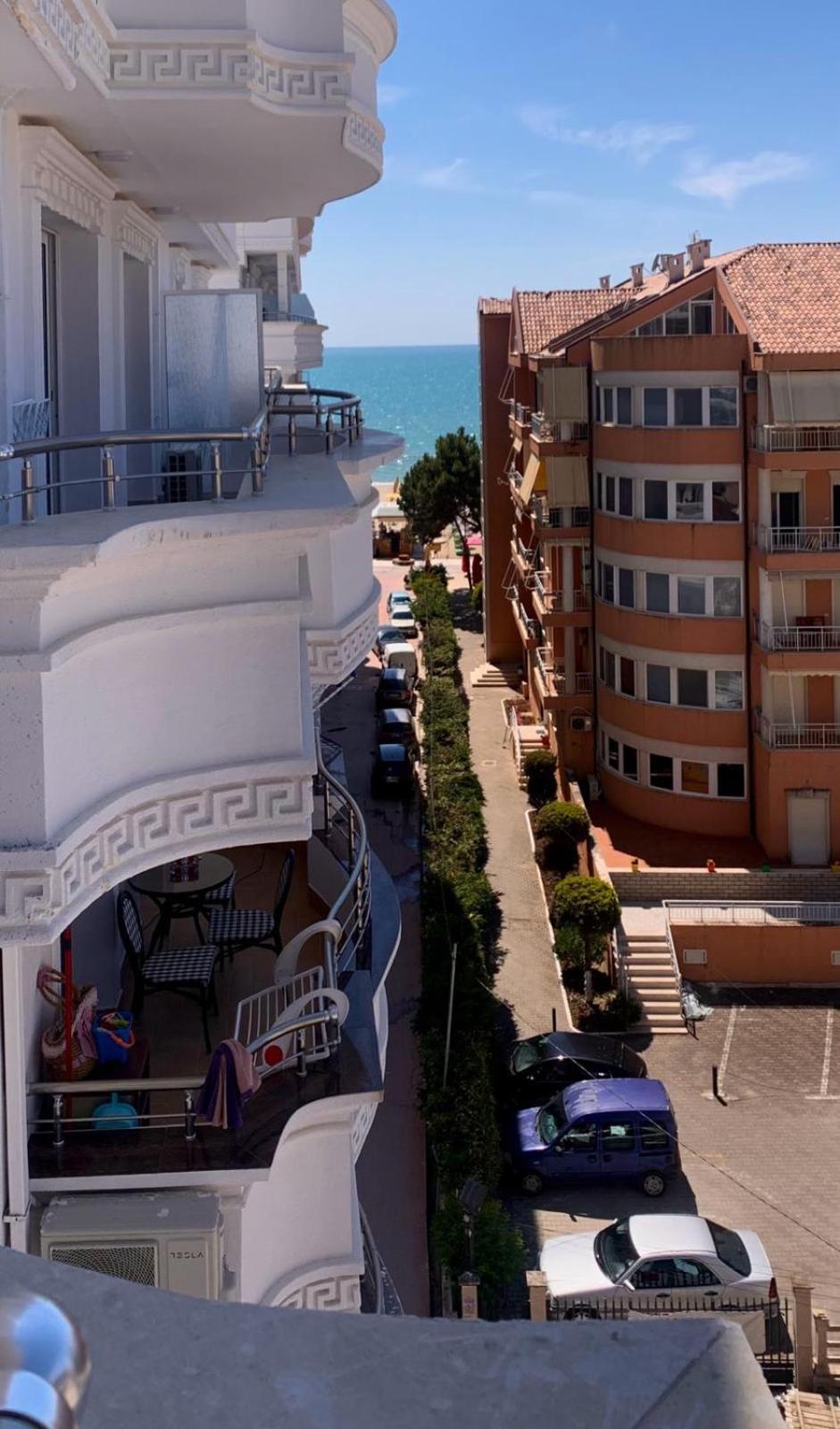 Armando Apartments