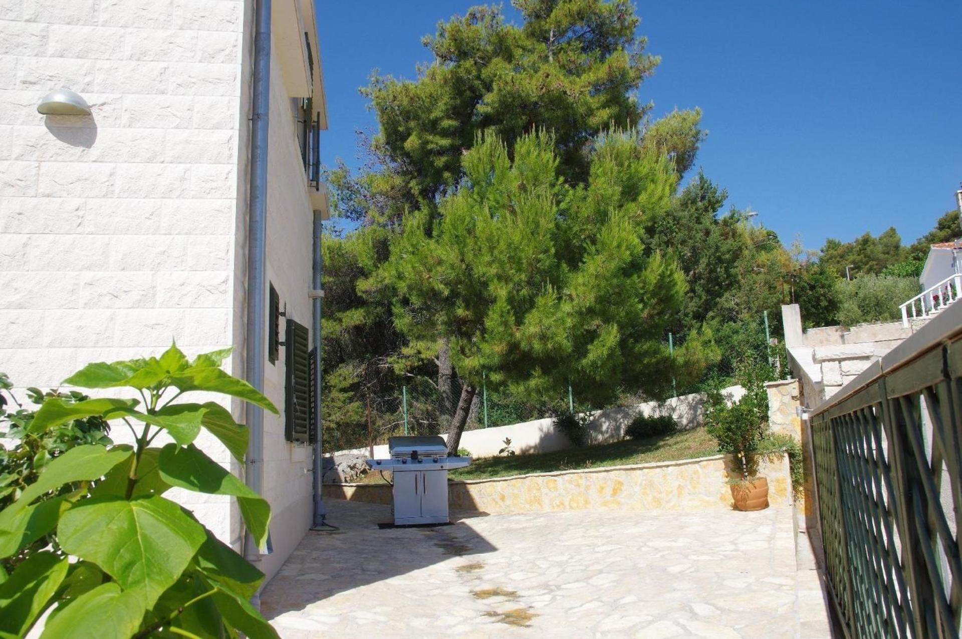 Schönes Ferienhaus Mit Privatem Pool view 2