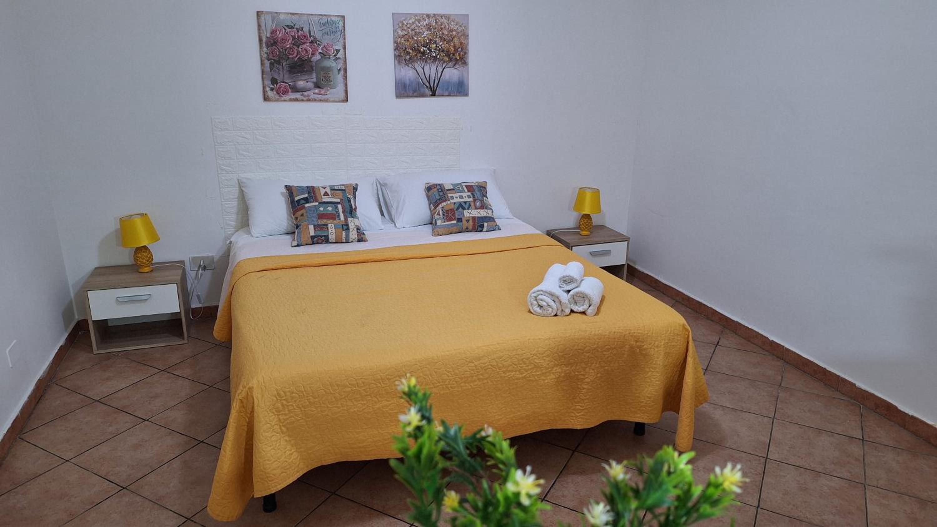 PAPIRETO'S HOME view 3