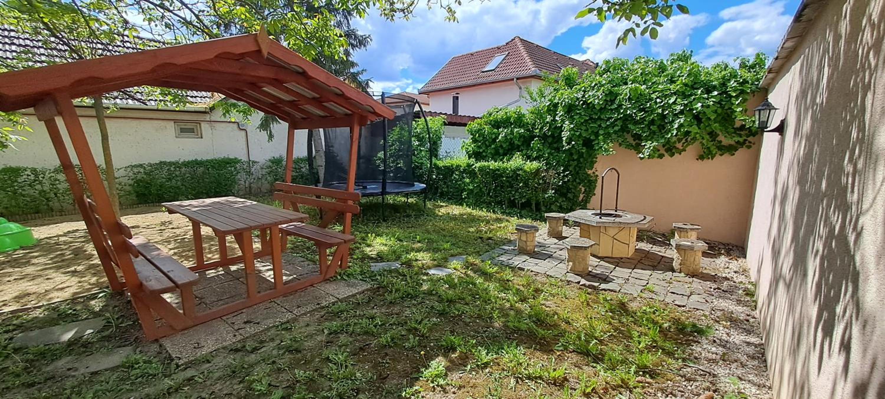 Andi Apartmanház