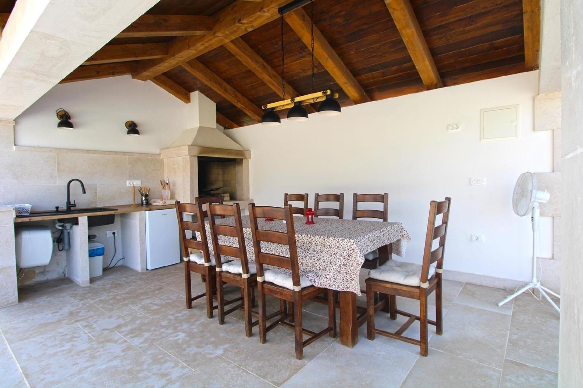Ferienhaus mit Privatpool für 8 Personen ca 250 qm in Radetici, Istrien Binnenland von Istrien view 3
