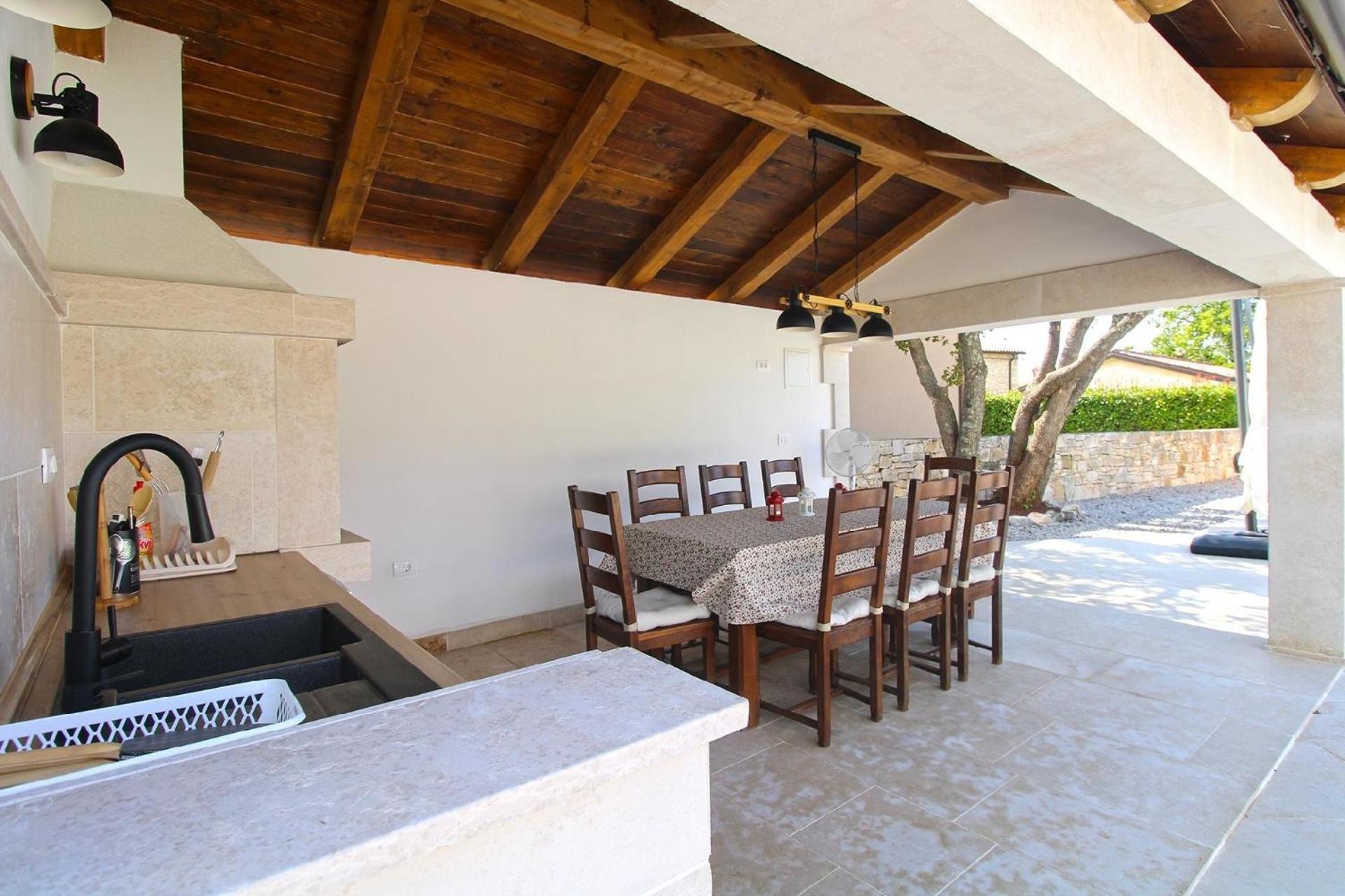 Ferienhaus mit Privatpool für 8 Personen ca 250 qm in Radetici, Istrien Binnenland von Istrien view 4