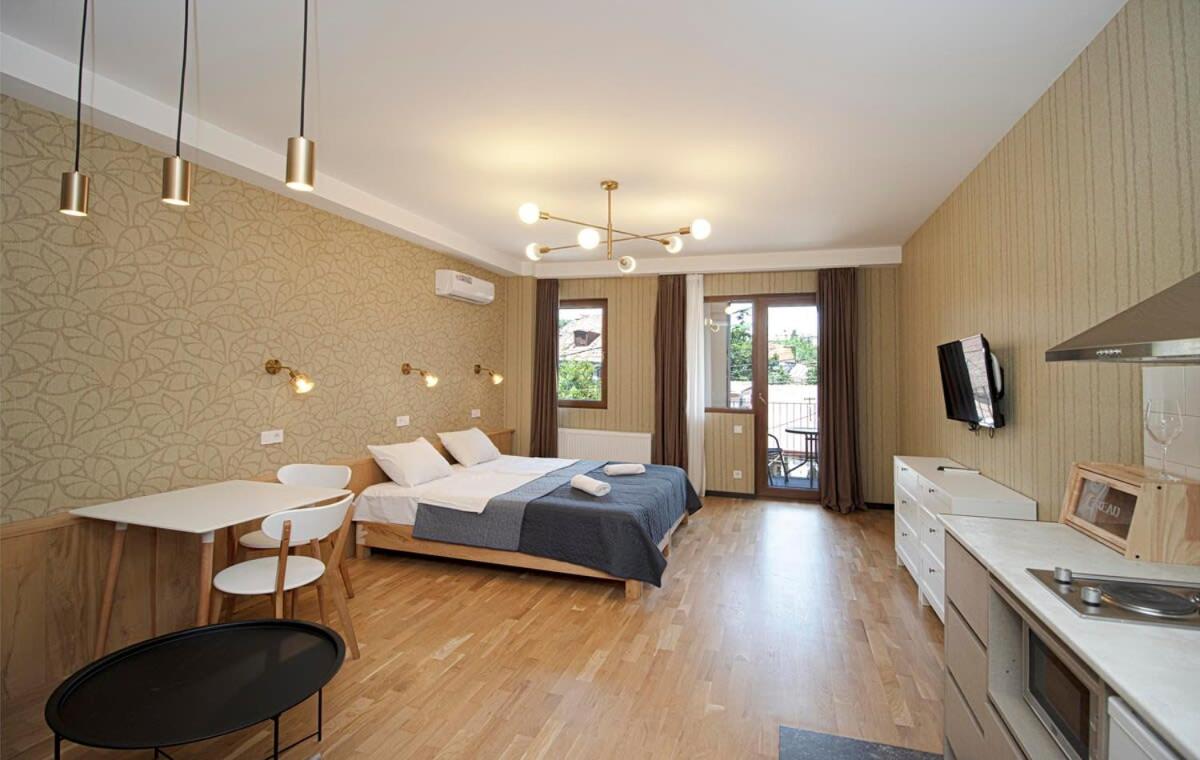 Charming Studio Apt In Tbilisi