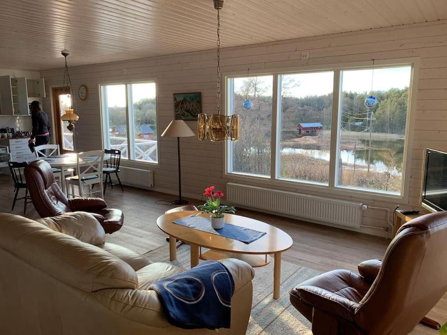 Kalles, skärgårdsidyll med utsikt över Hamnsundet