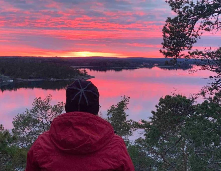 Kalles, skärgårdsidyll med utsikt över Hamnsundet