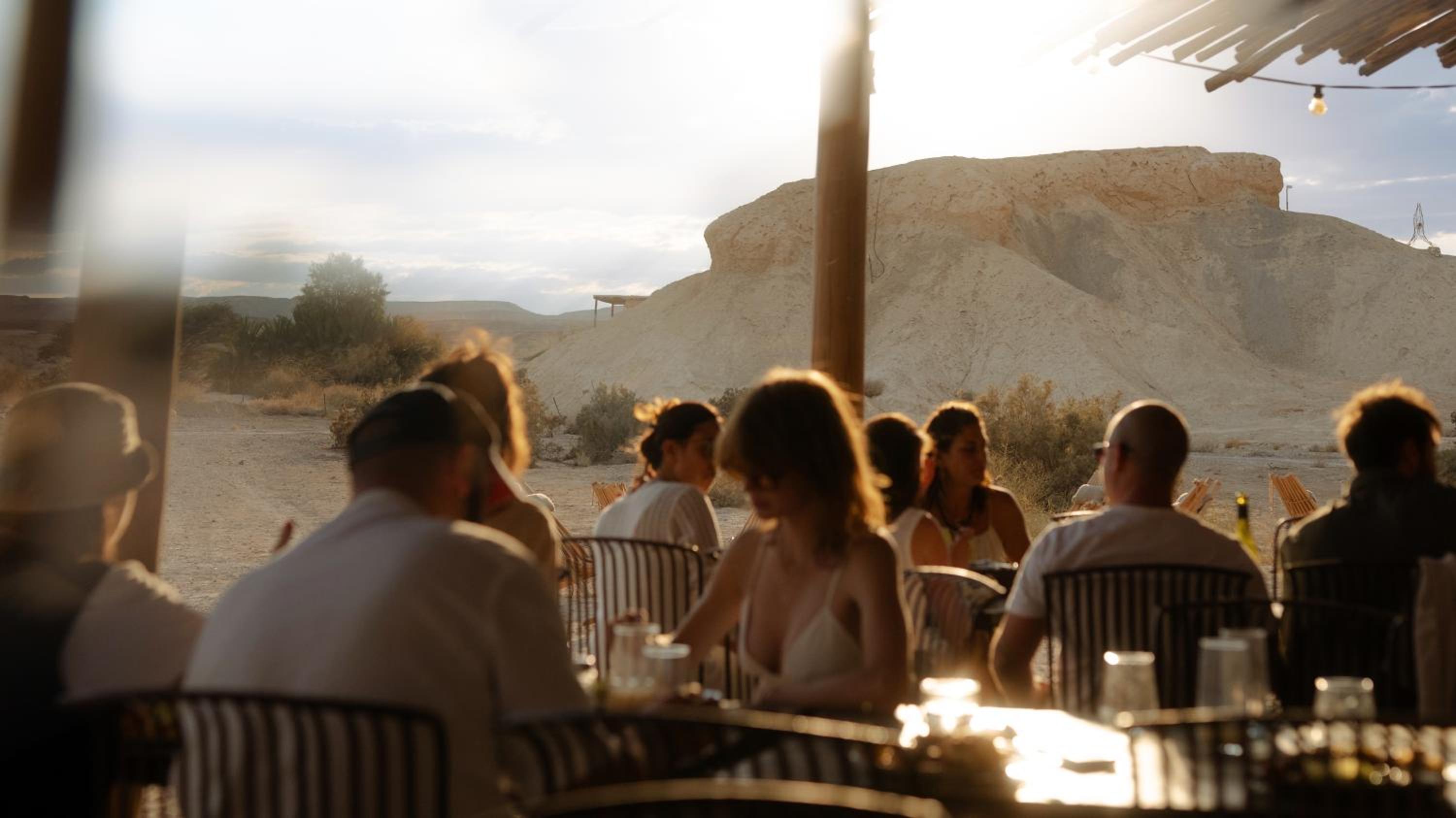 MOA Living - Desert Stay with Shelter Access