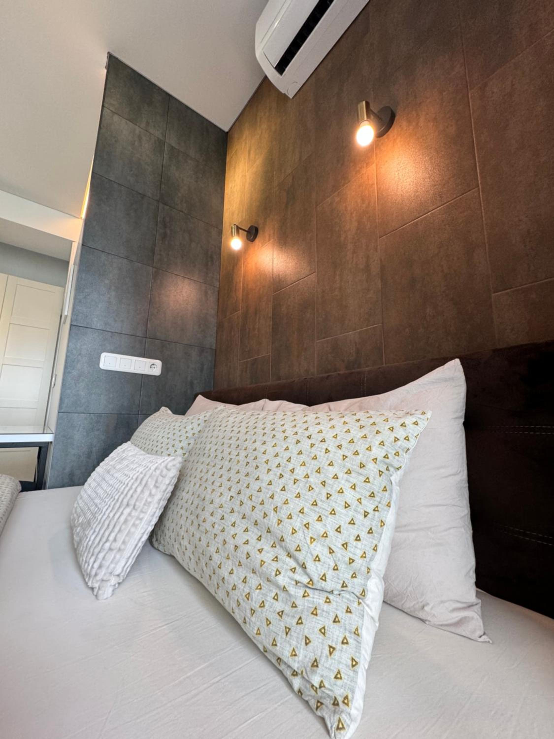 New Best Double room apartment with balcony and Chisinau view 2