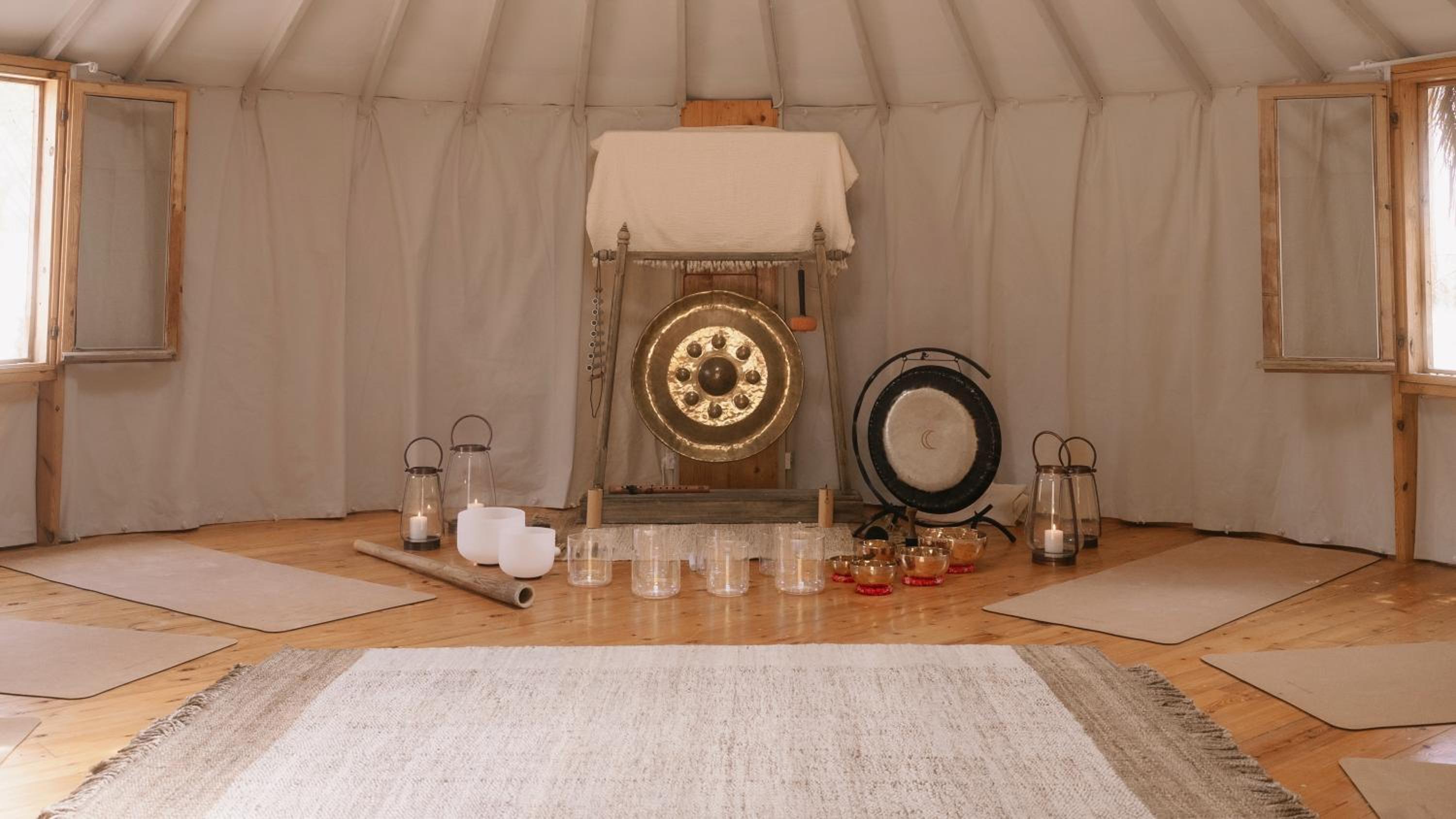 MOA Living - Desert Stay with Shelter Access