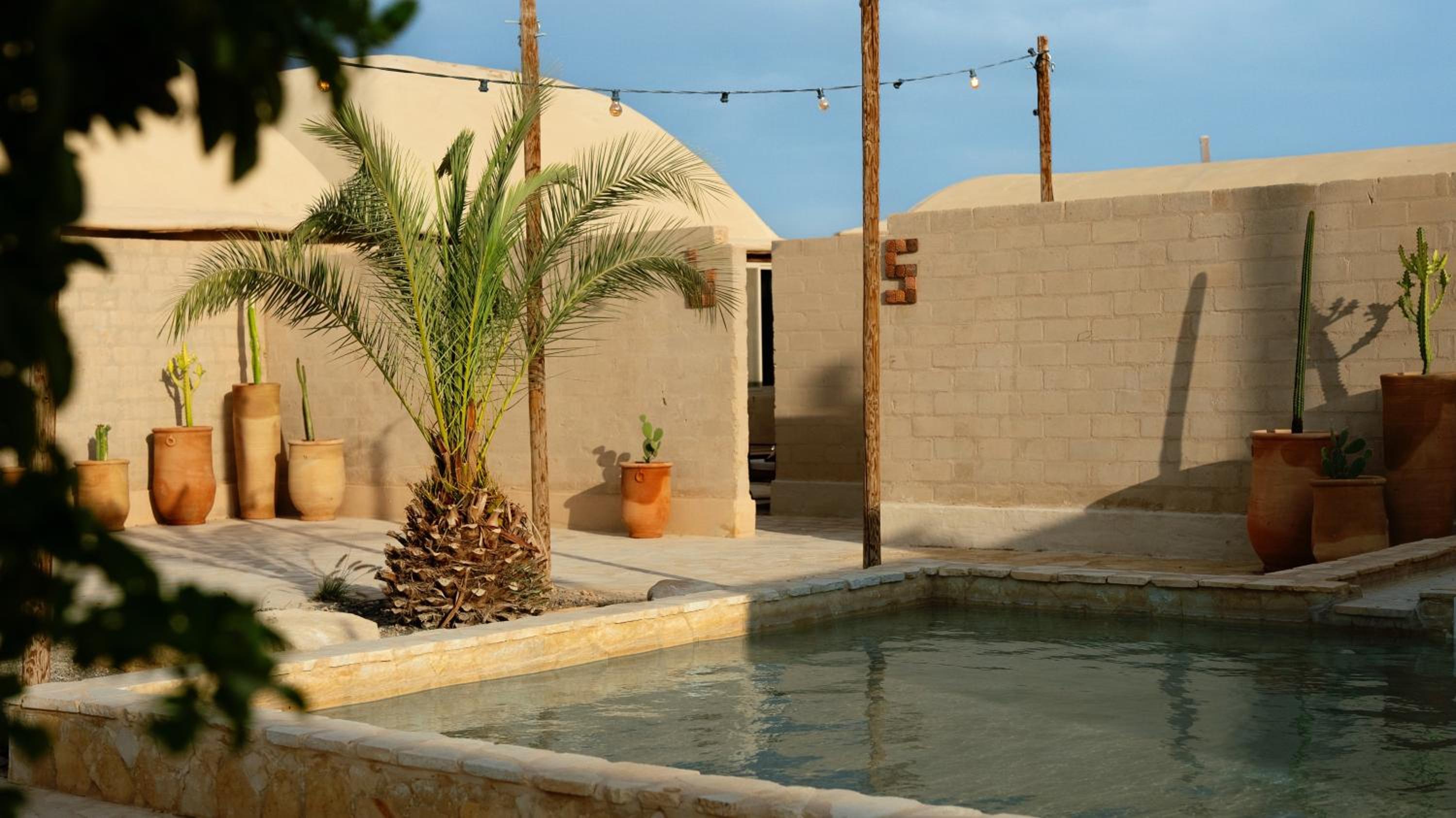 MOA Living - Desert Stay with Shelter Access
