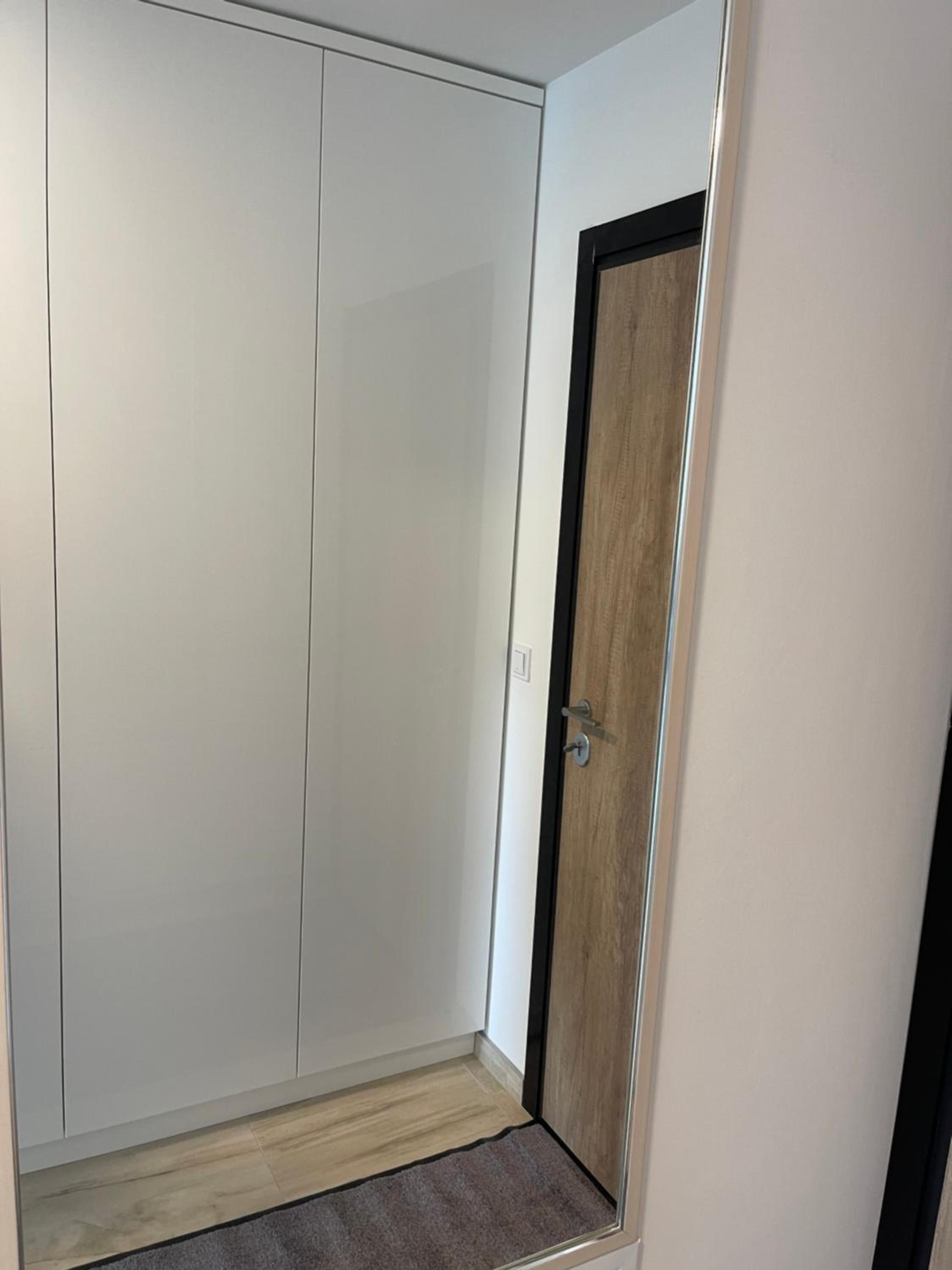 Happy Dreams Oasis Cazin, Modernes Apartment 60m2, WiFi & Balkon