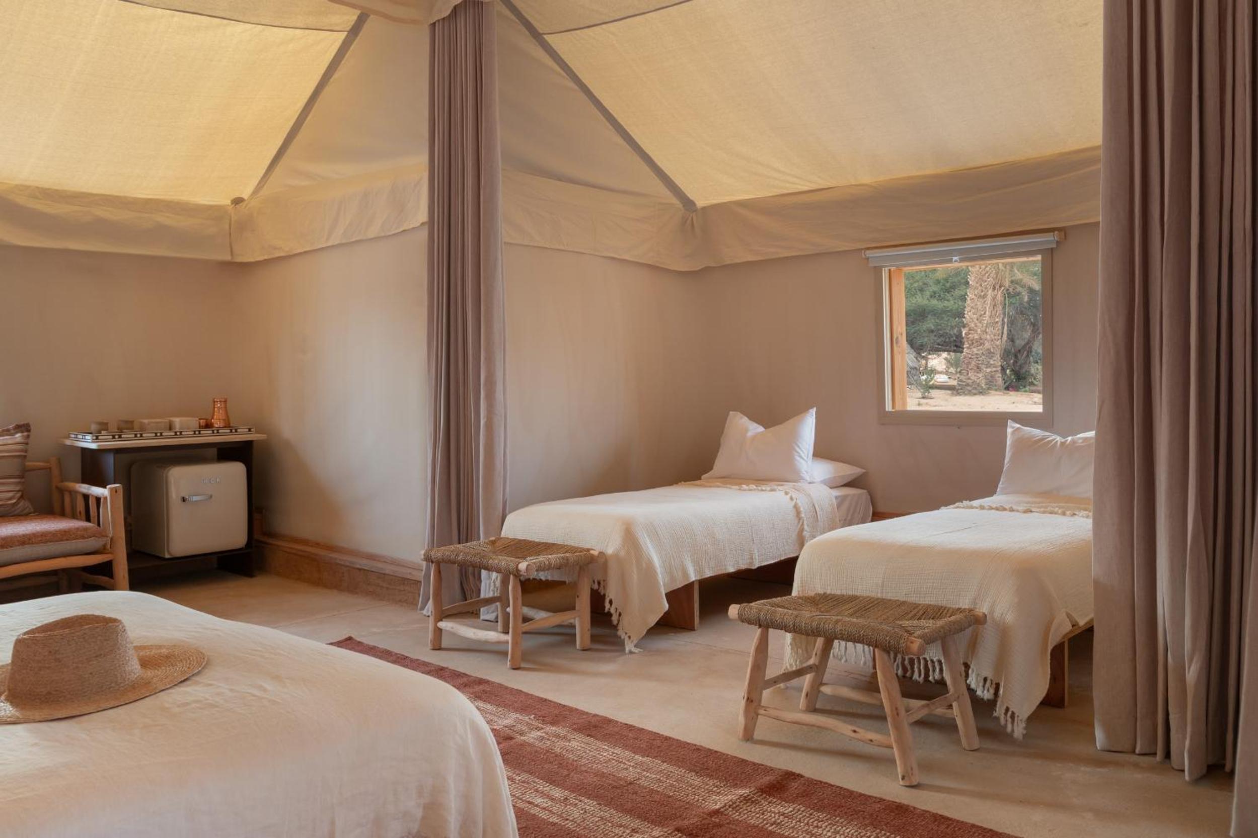 MOA Living - Desert Stay with Shelter Access