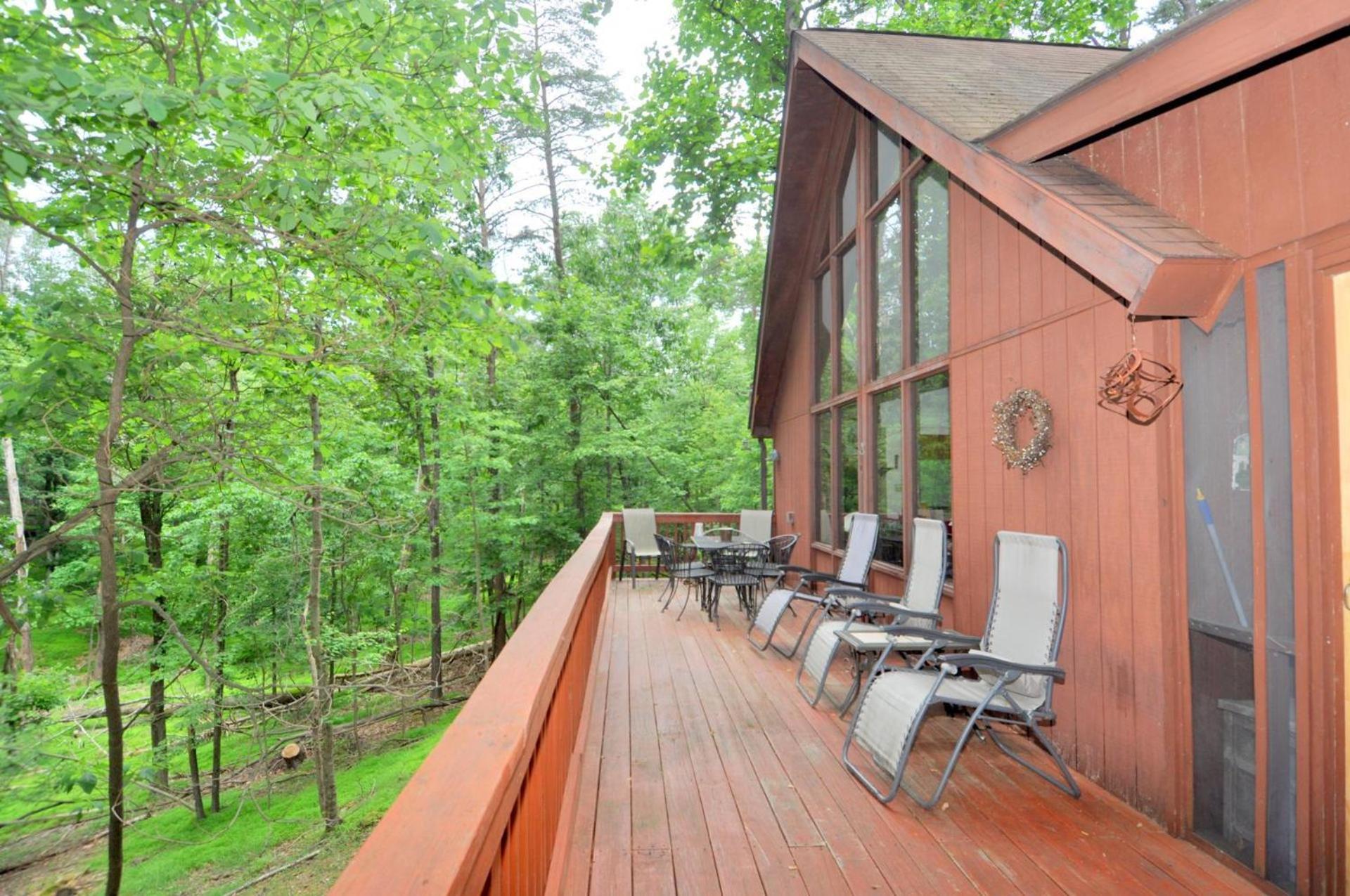 Fox Hollow - Hot Tub, Wifi, Pet Friendly, Screen Porch, Deck, Recreation Center, Pool Access, Golf Nearby, Hiking, Grill, Fireplace, King Bed view 3